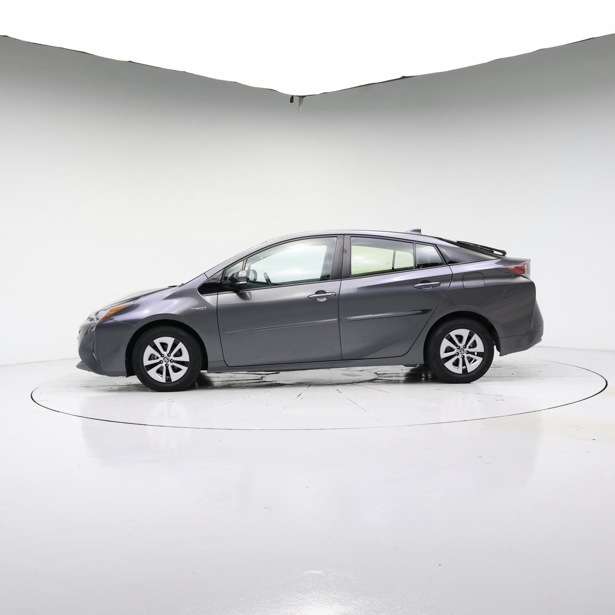 Thumbnail: 2017 Toyota Prius - 3