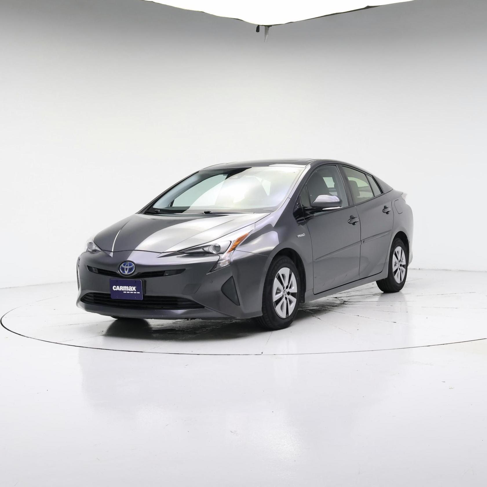 Thumbnail: 2017 Toyota Prius - 4