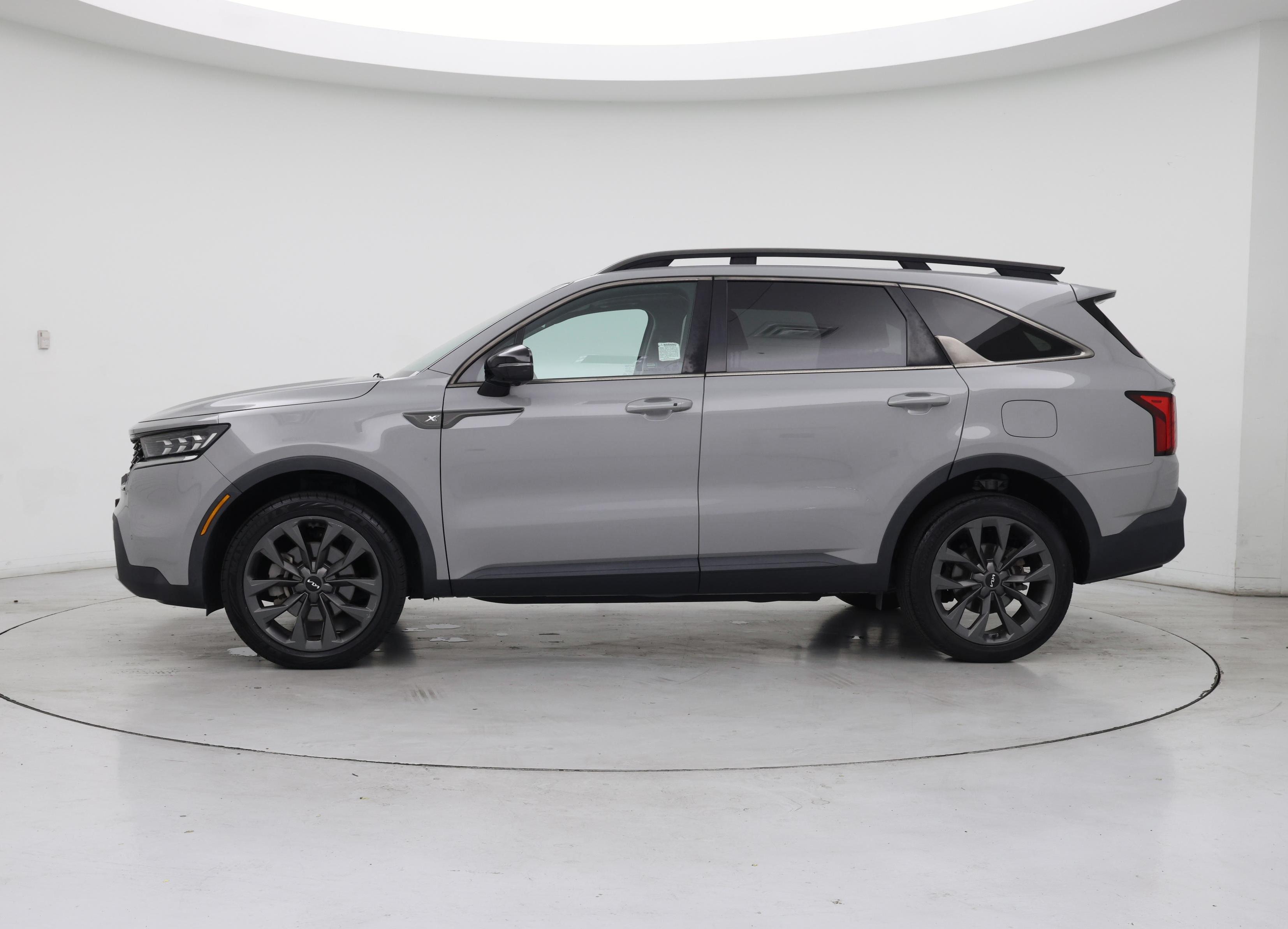 Thumbnail: 2022 Kia Sorento - 3
