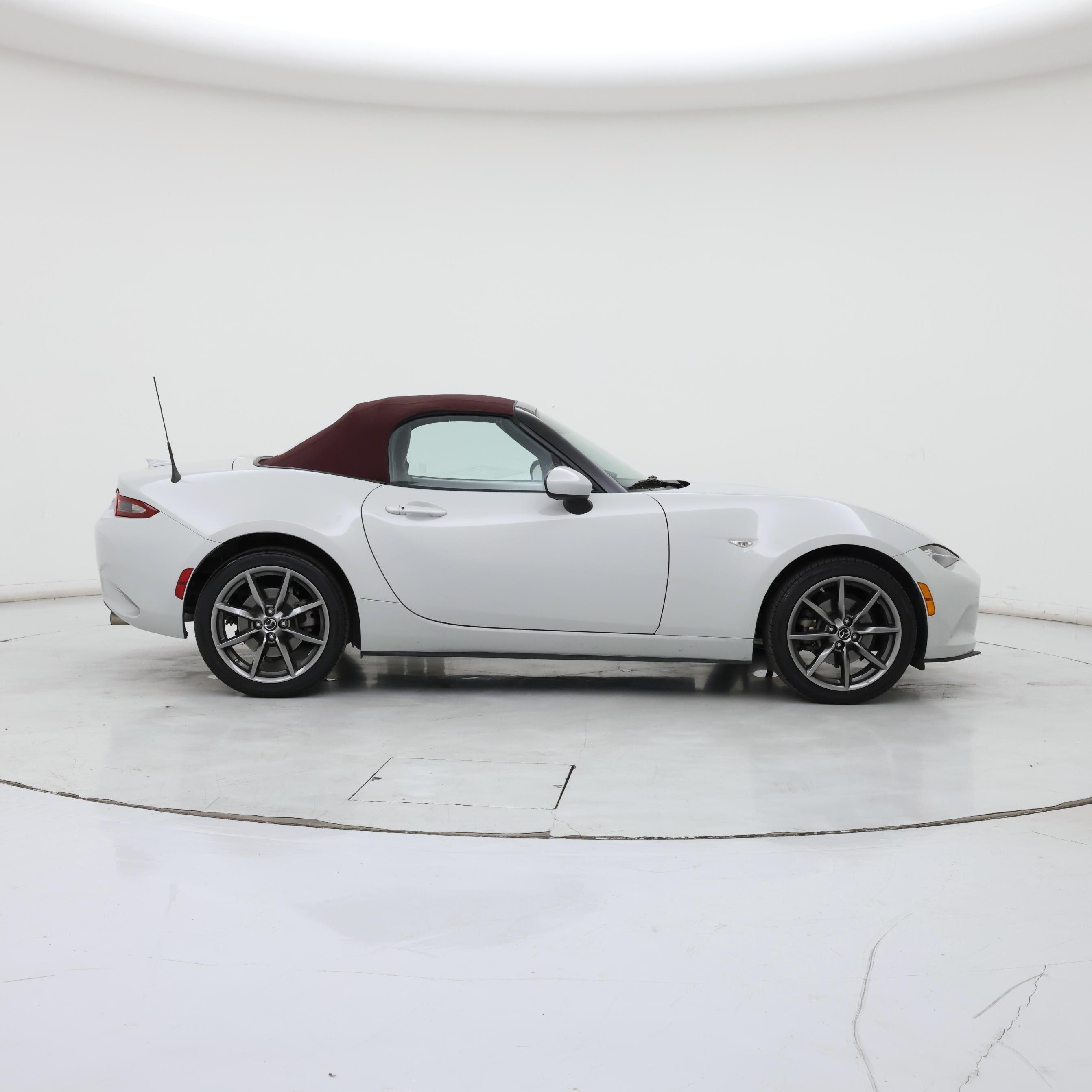 Thumbnail: 2018 Mazda MX-5 Miata - 7
