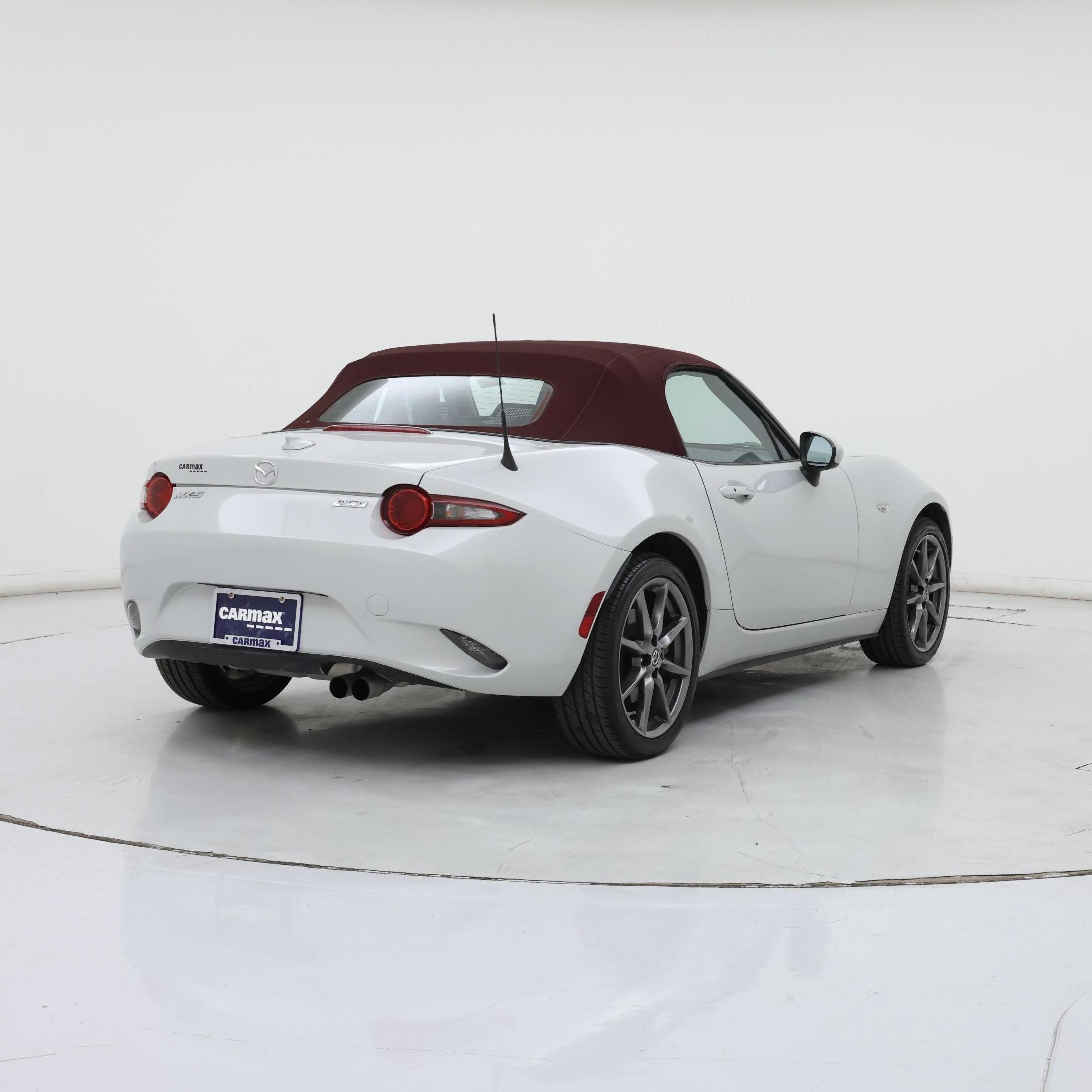 Thumbnail: 2018 Mazda MX-5 Miata - 8