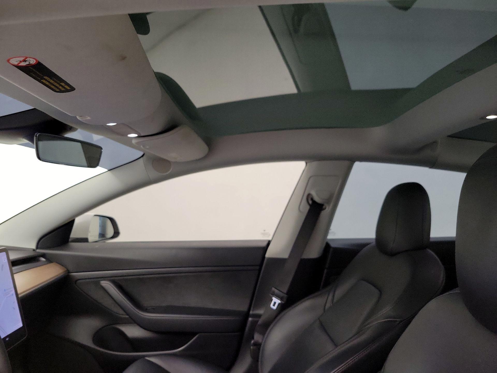 Thumbnail: 2021 Tesla Model 3 - 19
