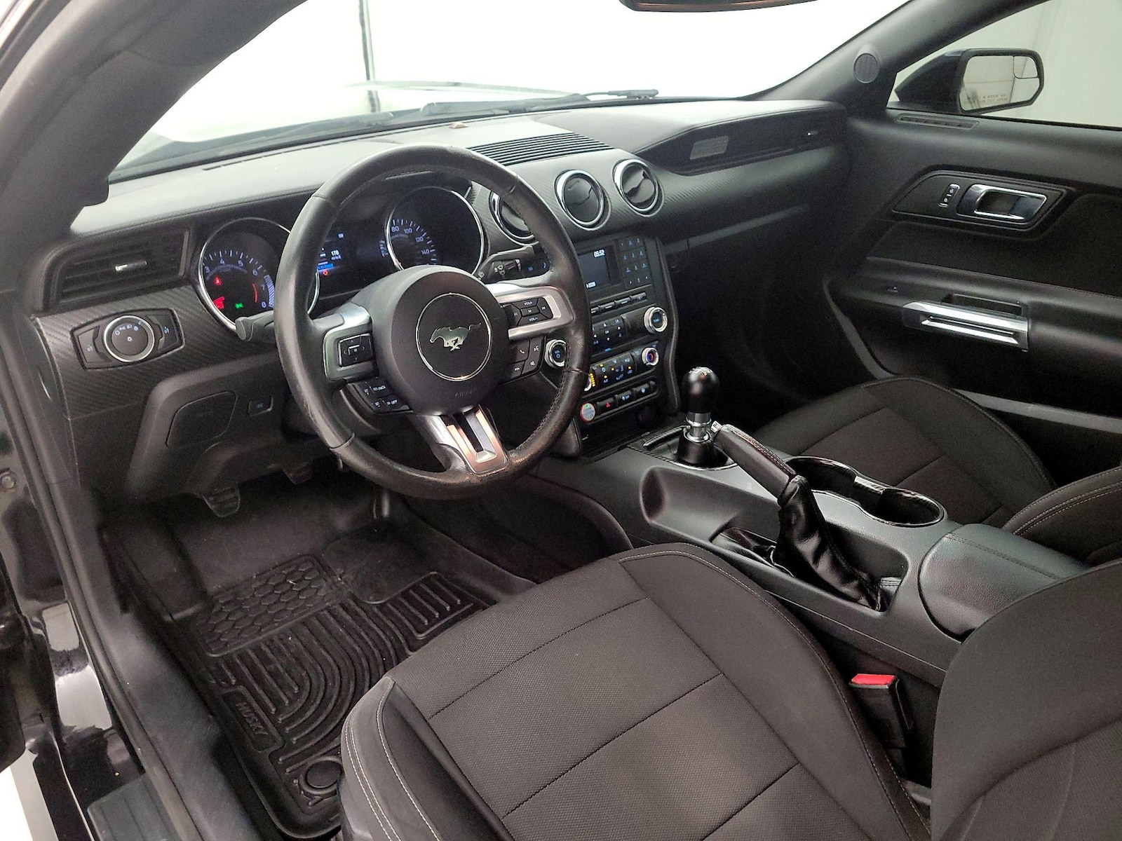 2016 Ford Mustang V6 - Photo 8