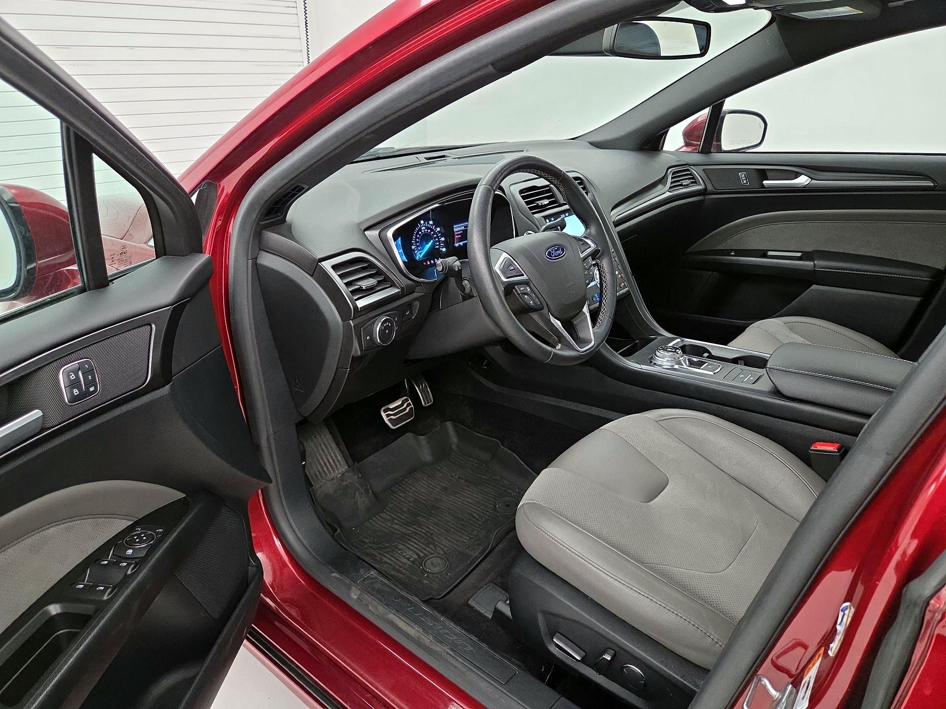 Thumbnail: 2017 Ford Fusion - 11