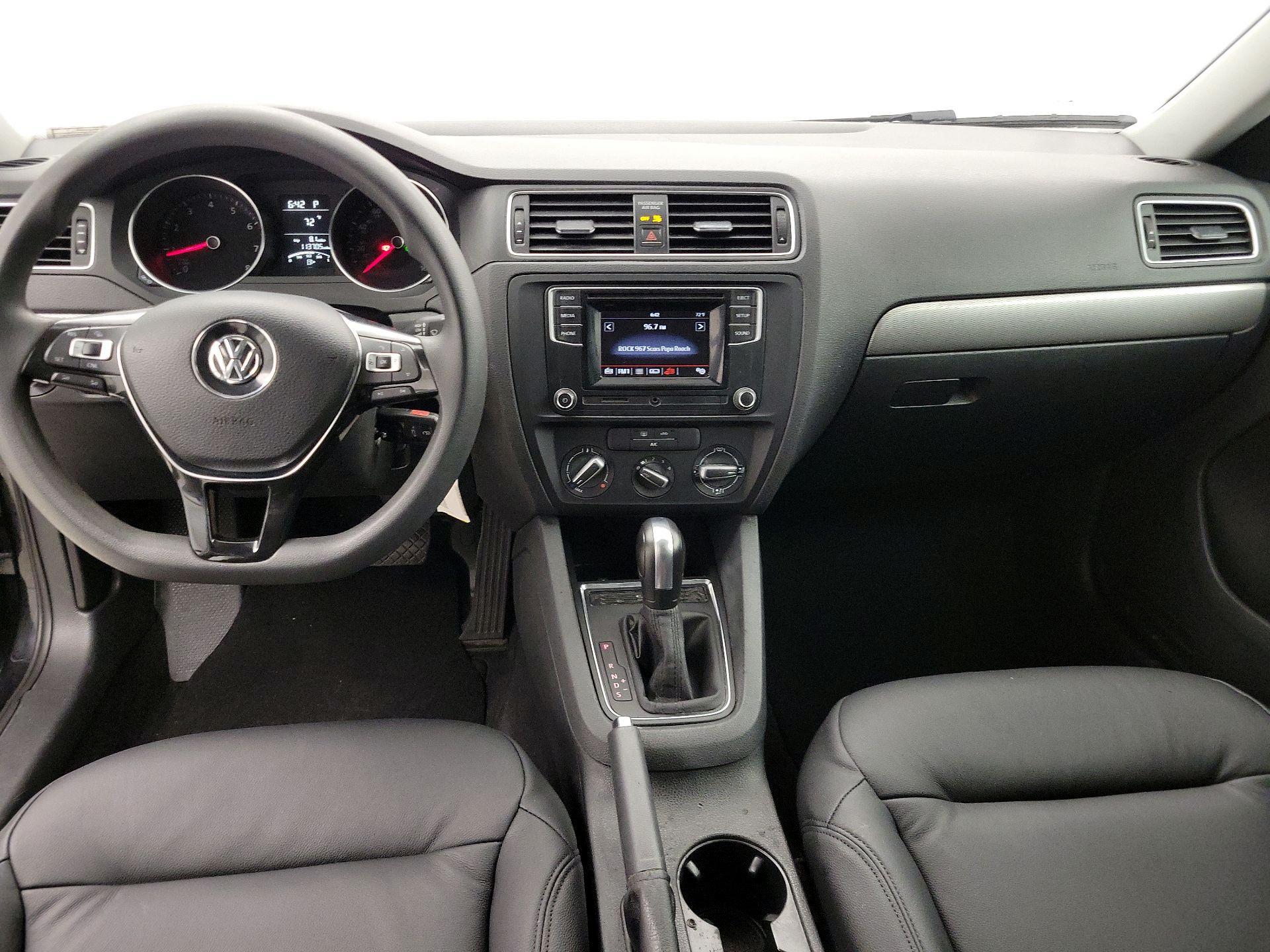 Thumbnail: 2017 Volkswagen Jetta - 9