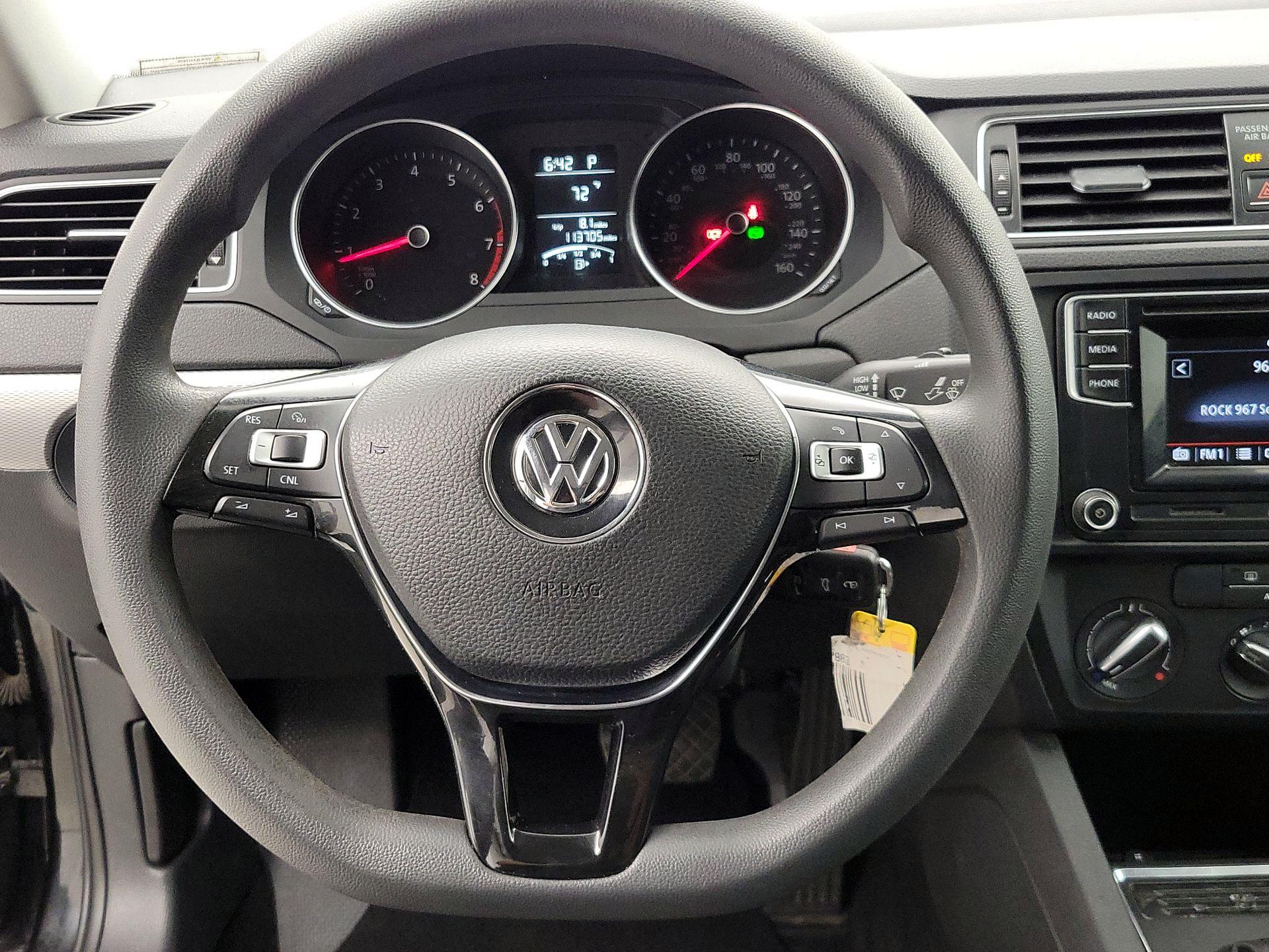 Thumbnail: 2017 Volkswagen Jetta - 10