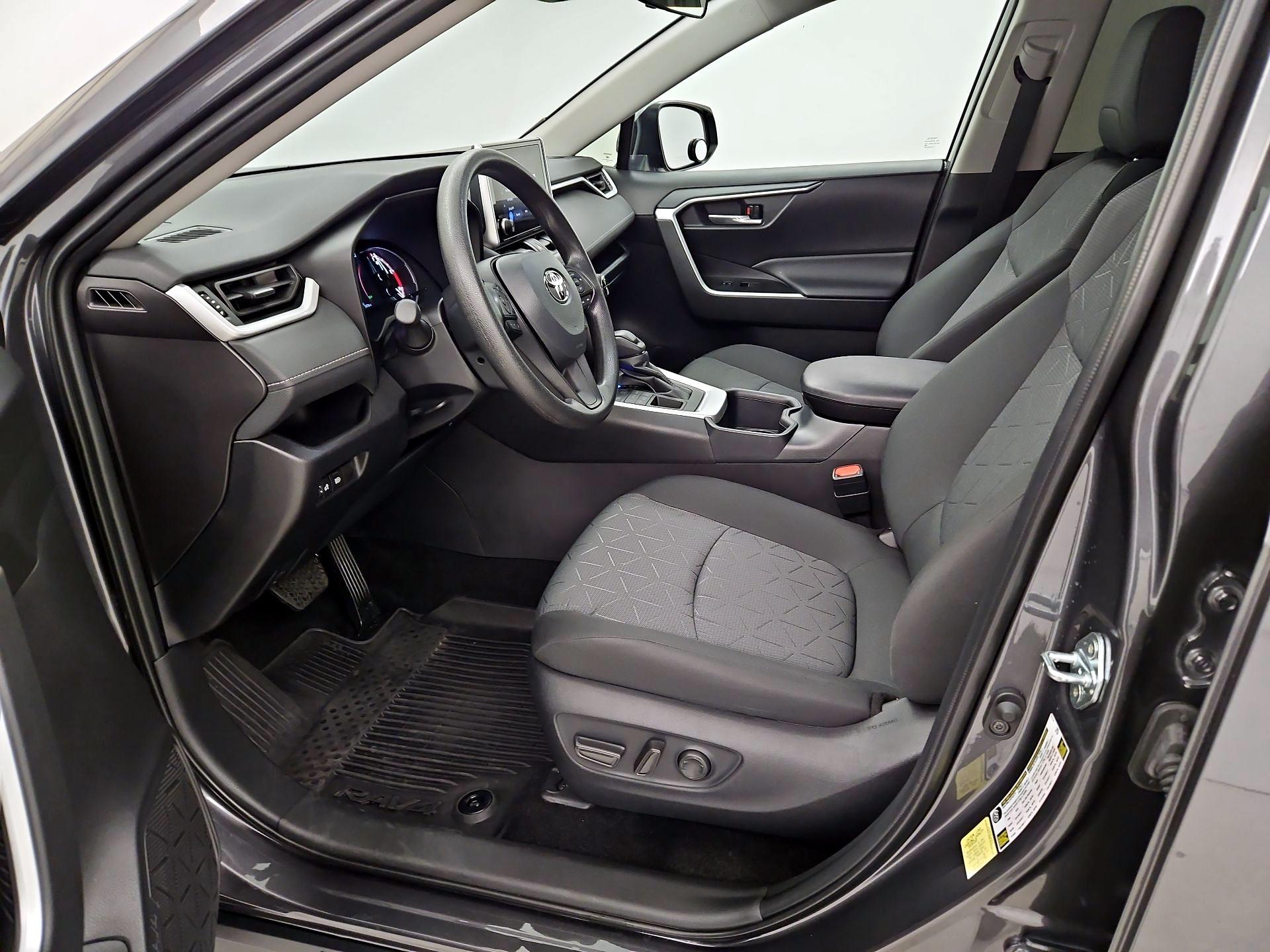 Thumbnail: 2025 Toyota RAV4 - 11