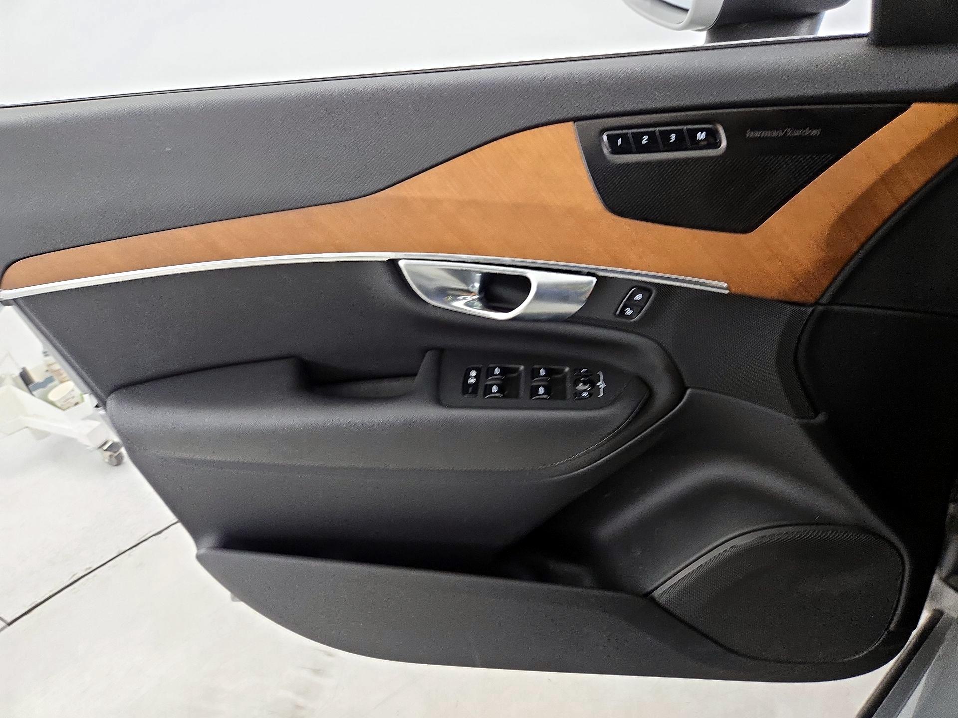 Thumbnail: 2023 Volvo XC90 - 12