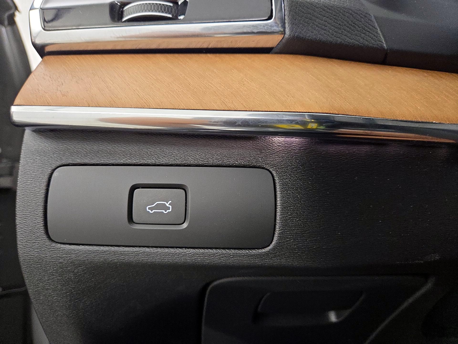 Thumbnail: 2023 Volvo XC90 - 13