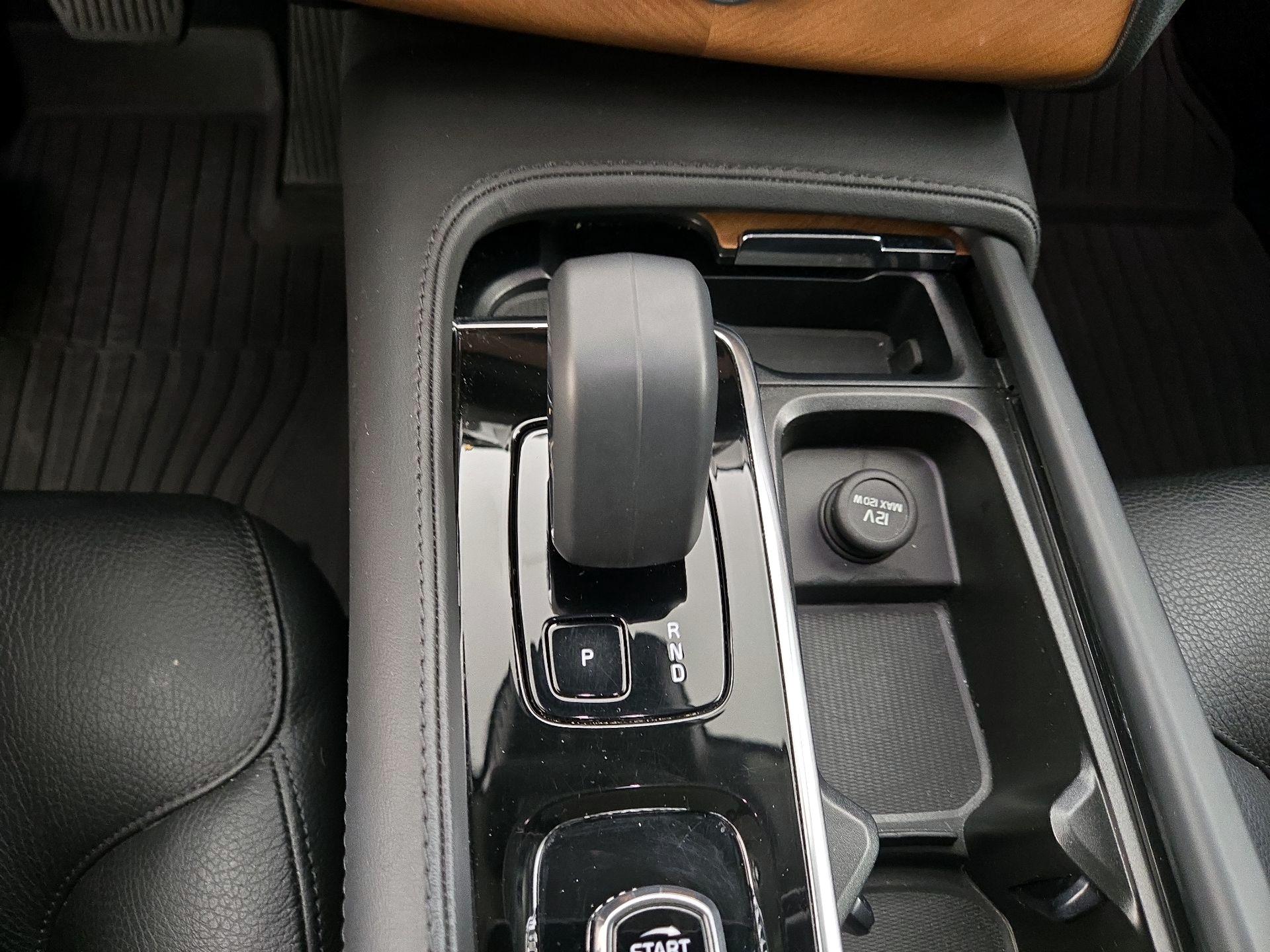 Thumbnail: 2023 Volvo XC90 - 18