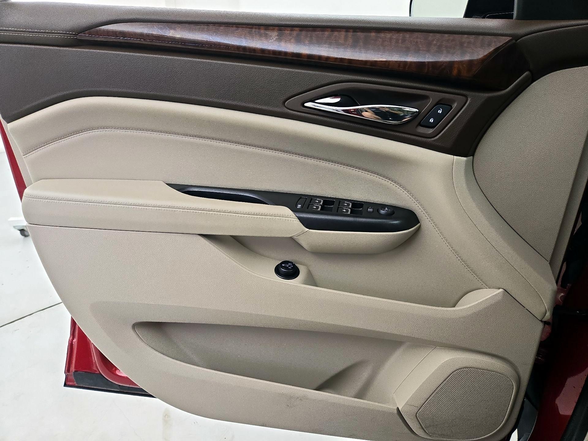 Thumbnail: 2016 Cadillac SRX - 12