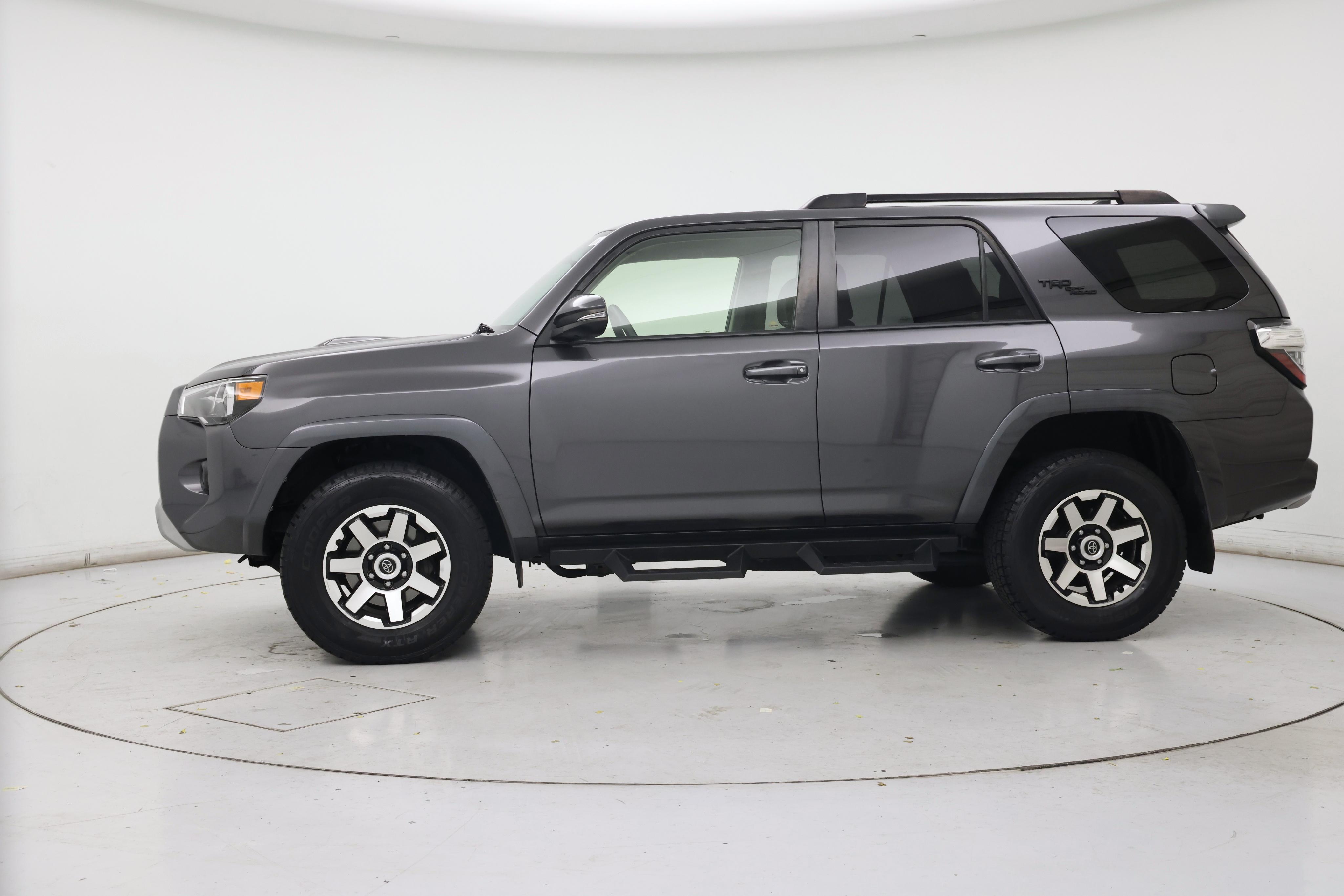 Thumbnail: 2019 Toyota 4Runner - 3
