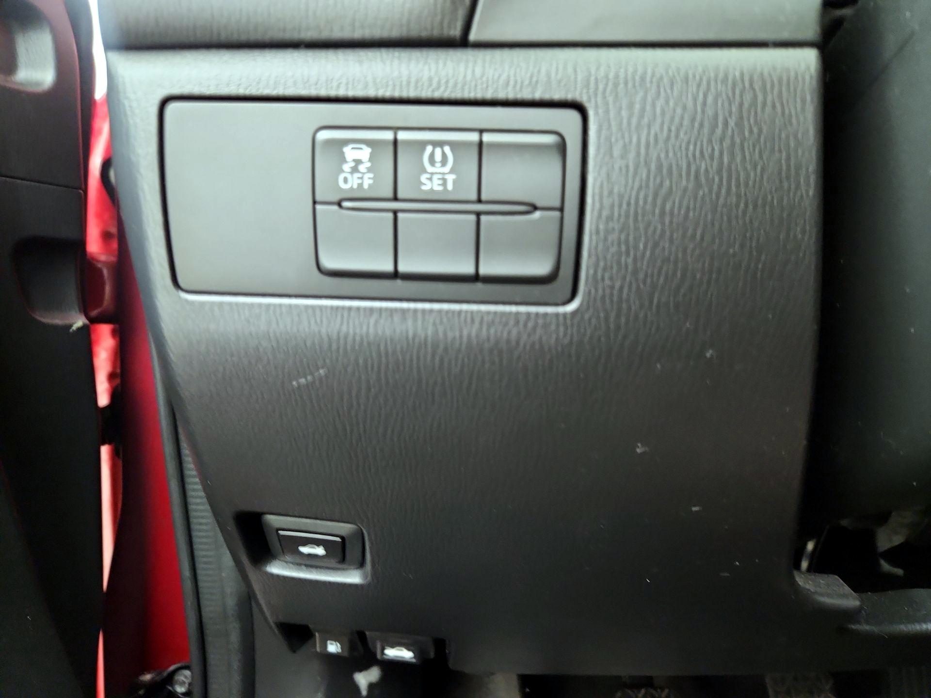 Thumbnail: 2014 Mazda Mazda3 - 13
