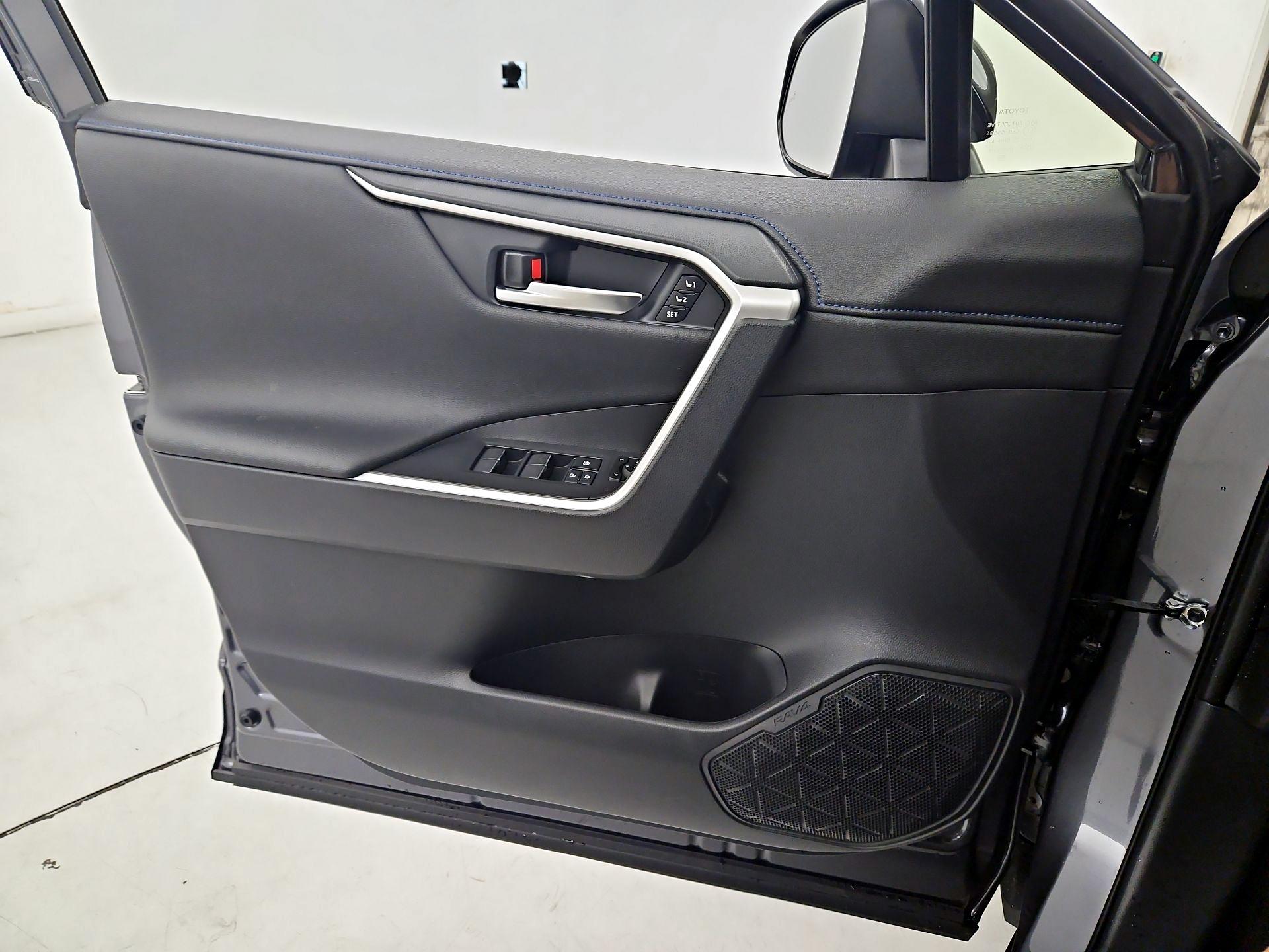 Thumbnail: 2024 Toyota RAV4 - 12