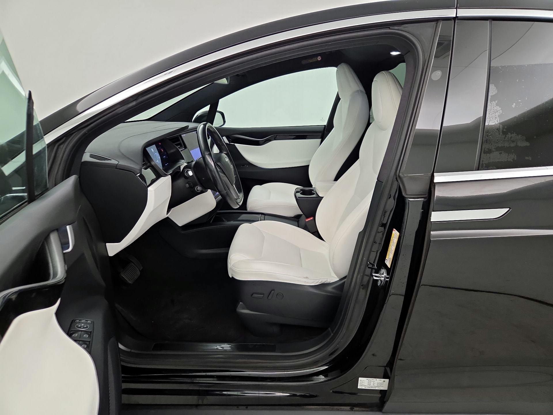 Thumbnail: 2021 Tesla Model X - 11