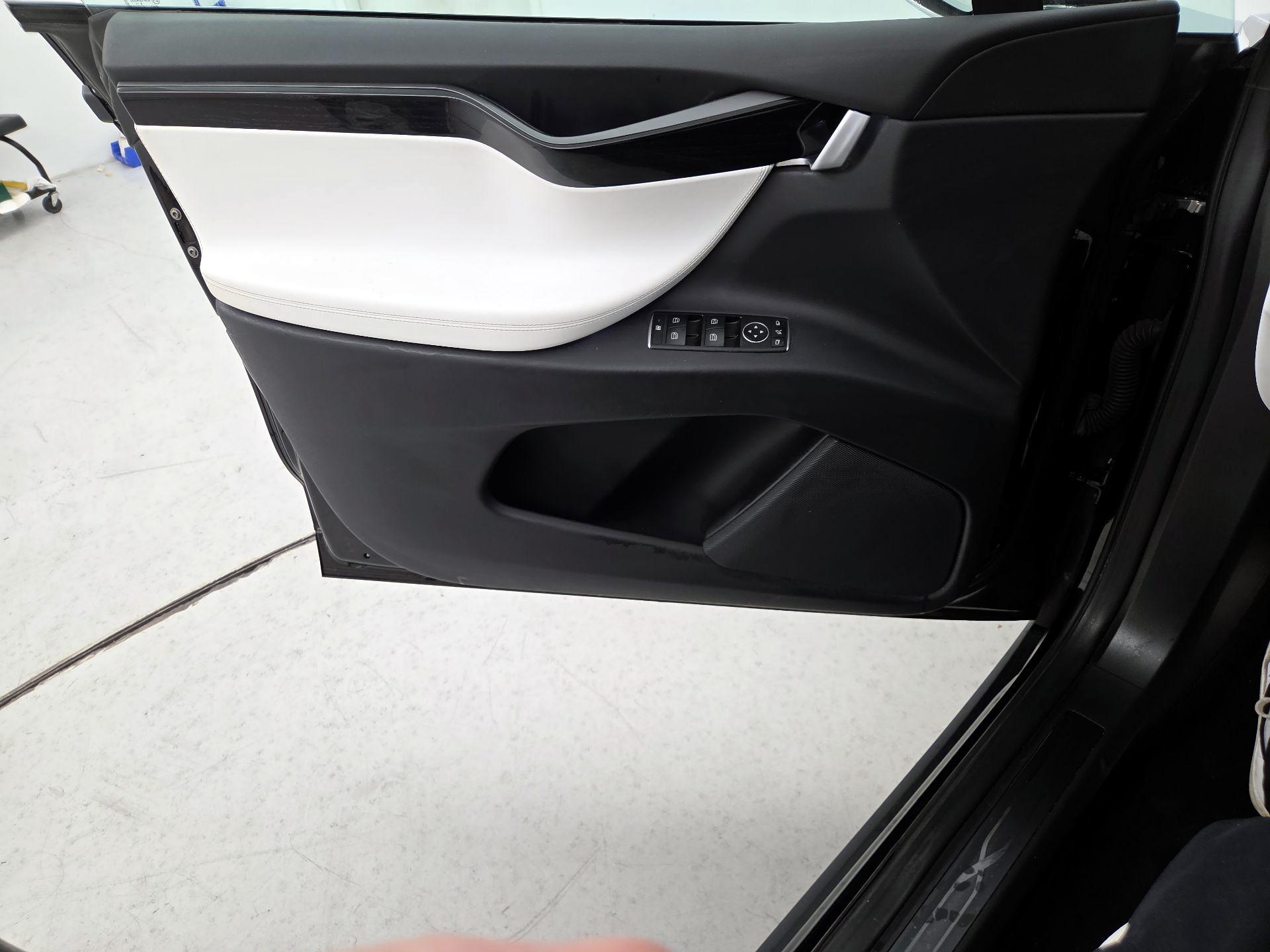 Thumbnail: 2021 Tesla Model X - 12