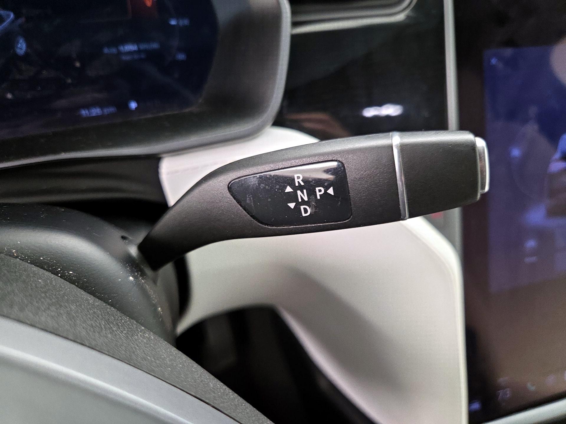 Thumbnail: 2021 Tesla Model X - 17