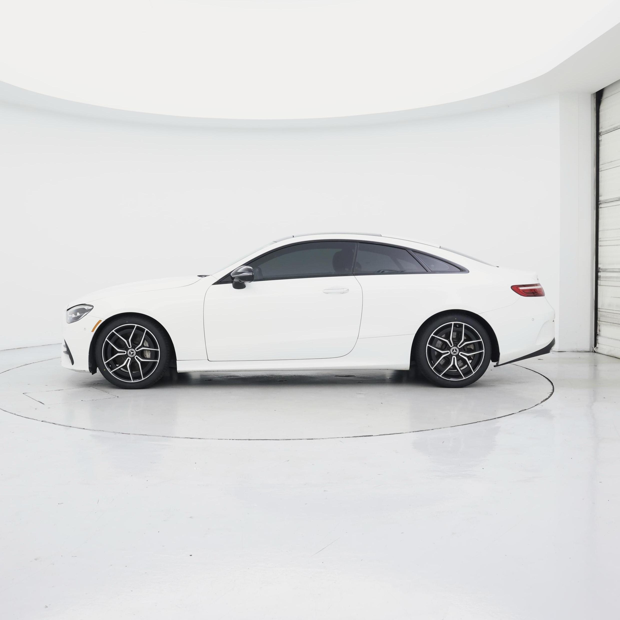 Thumbnail: 2022 Mercedes-Benz E-Class - 3