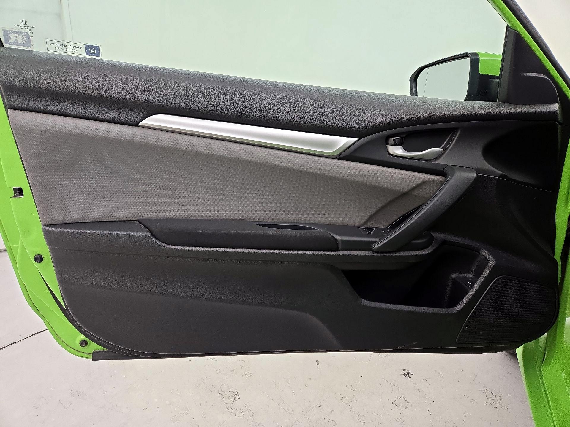 Thumbnail: 2016 Honda Civic - 12