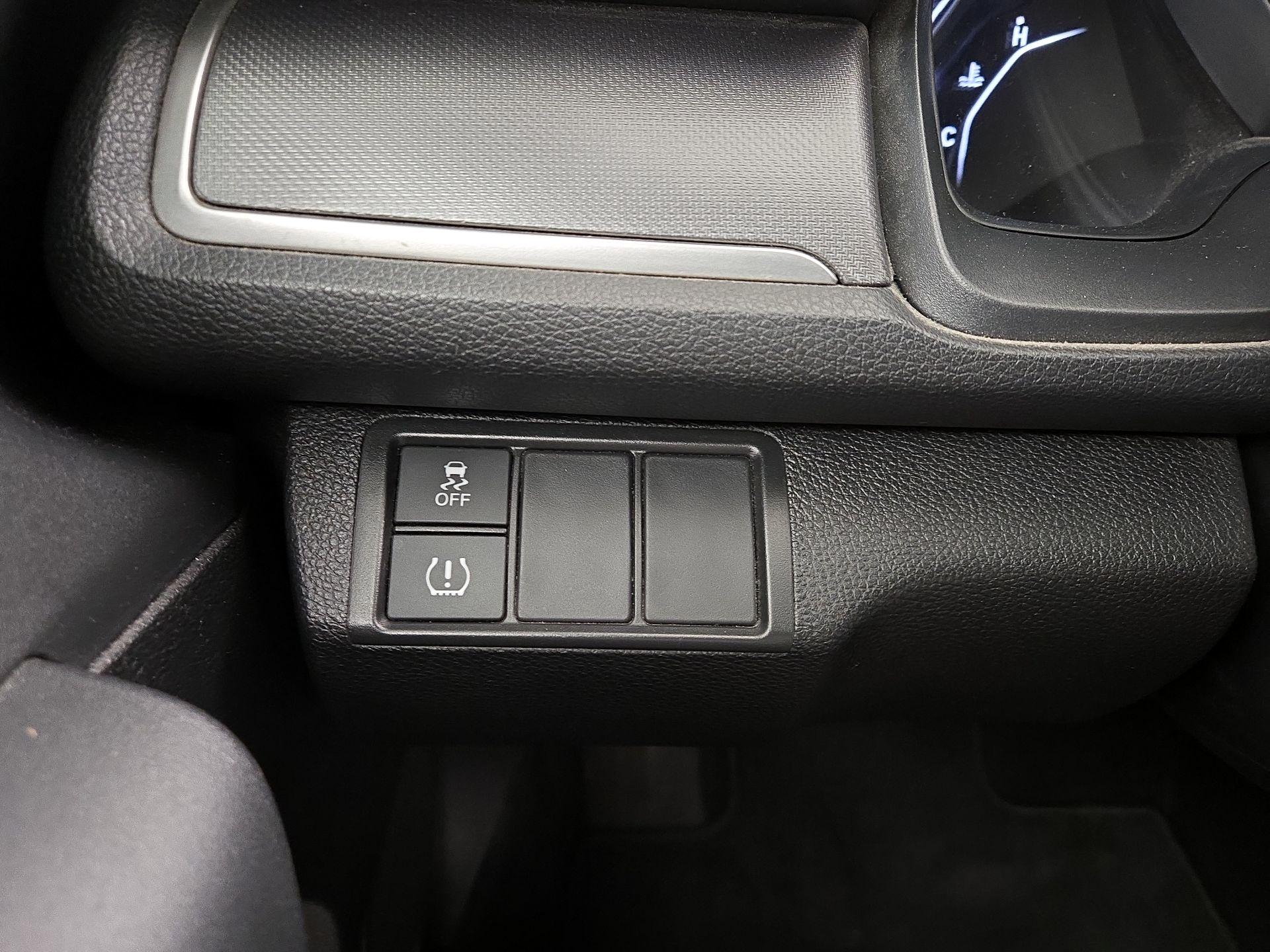 Thumbnail: 2016 Honda Civic - 13