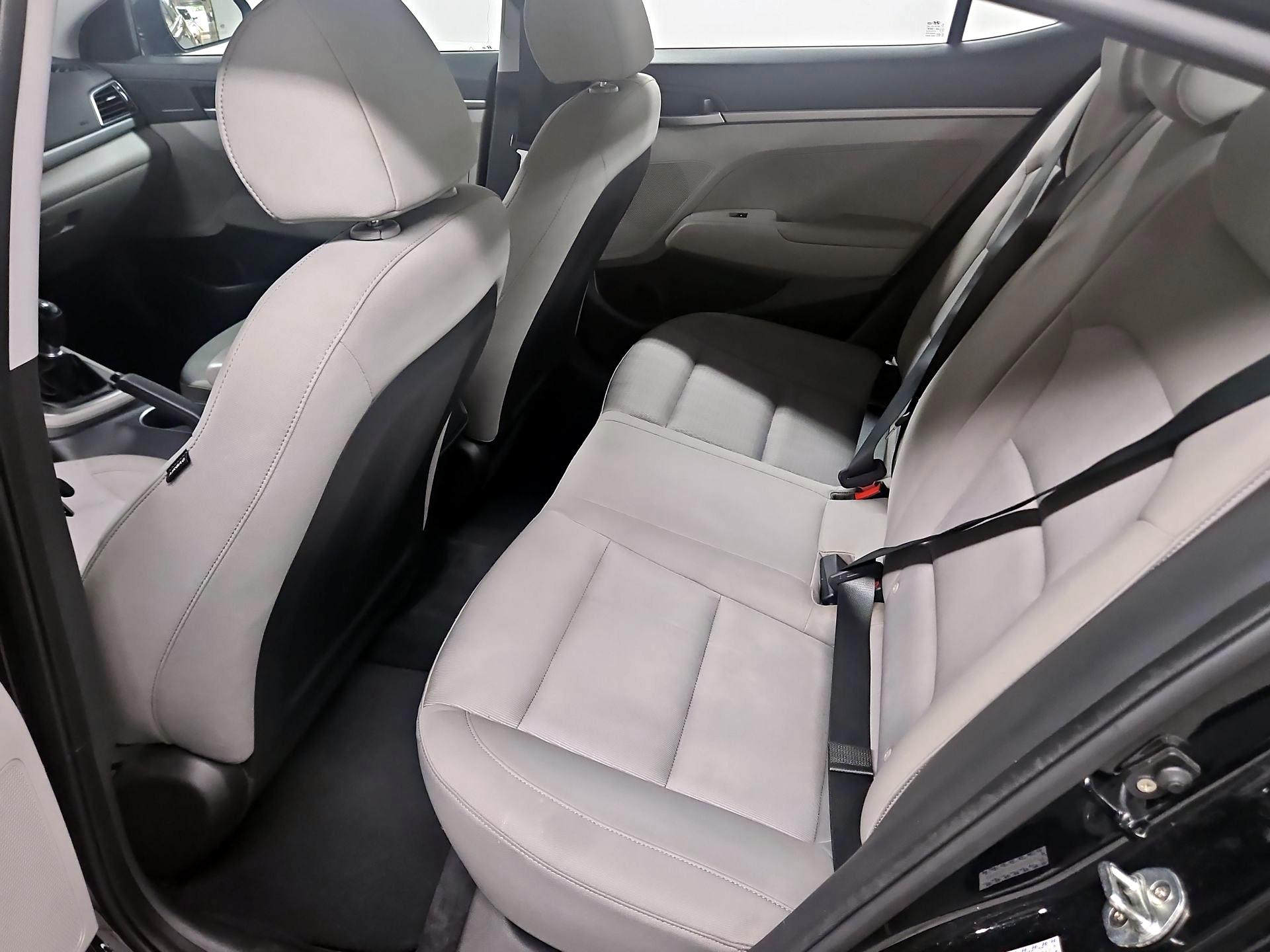 Thumbnail: 2017 Hyundai Elantra - 17
