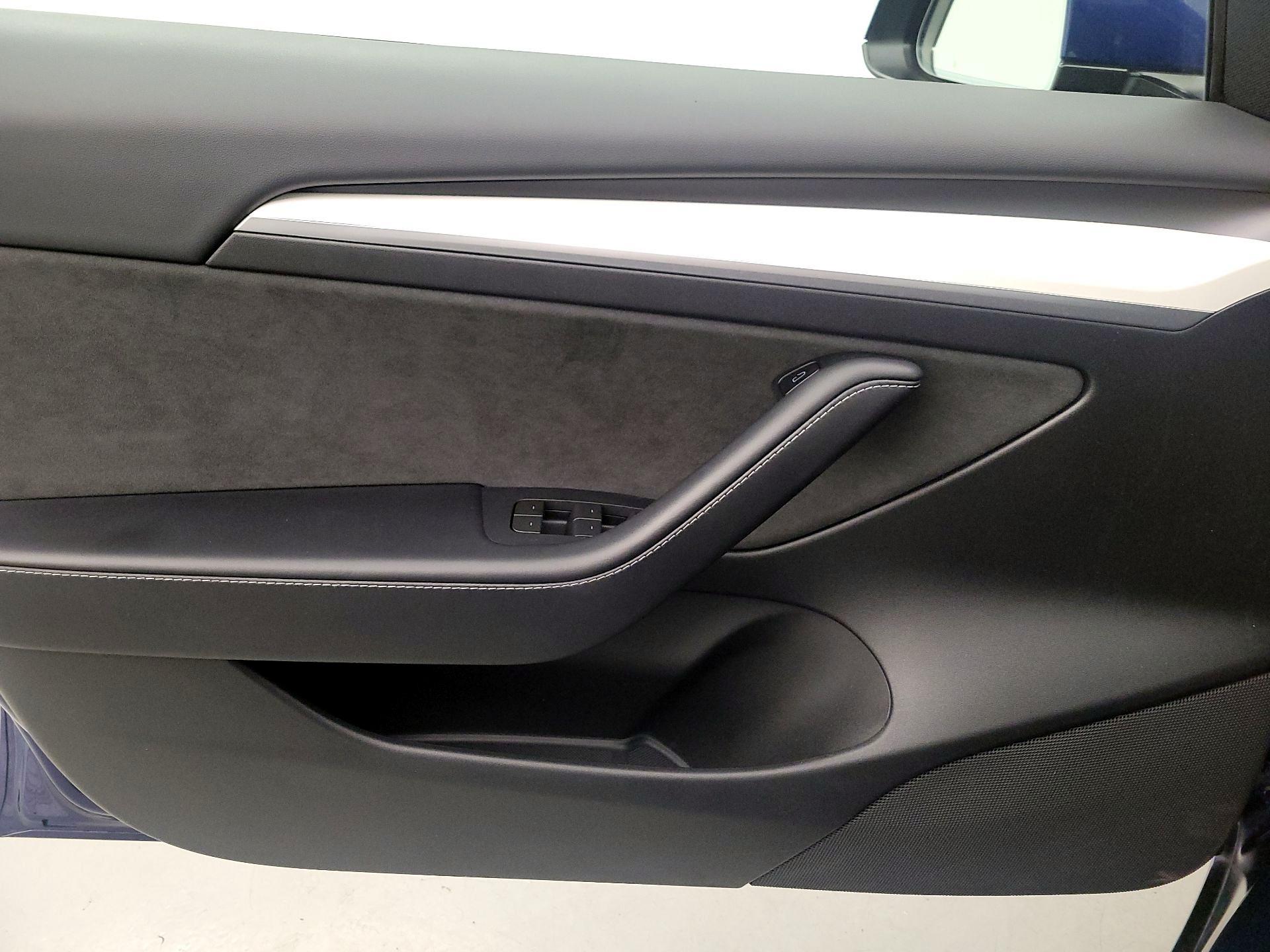 Thumbnail: 2023 Tesla Model 3 - 12