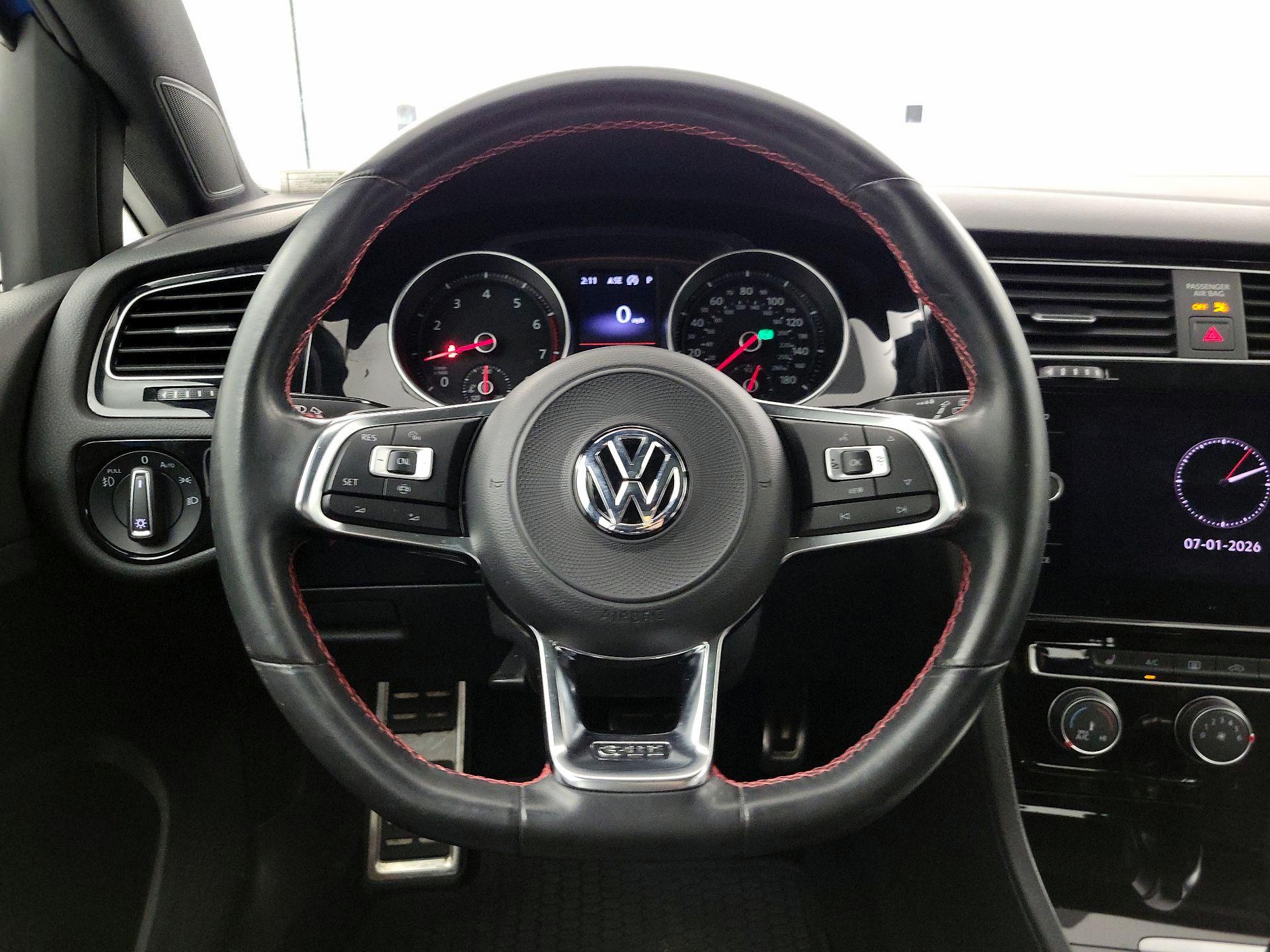Thumbnail: 2021 Volkswagen Golf - 10