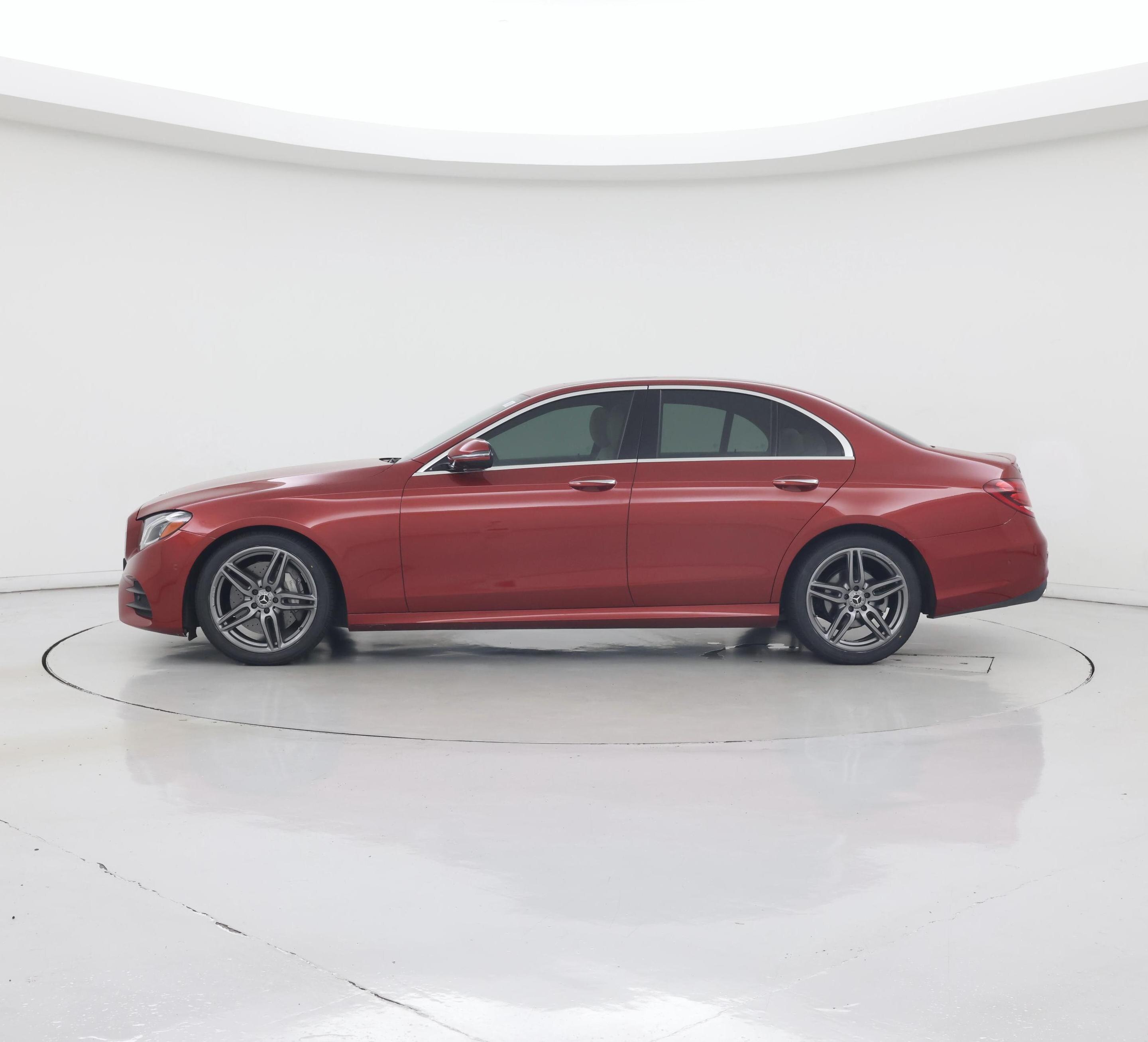Thumbnail: 2019 Mercedes-Benz E-Class - 3