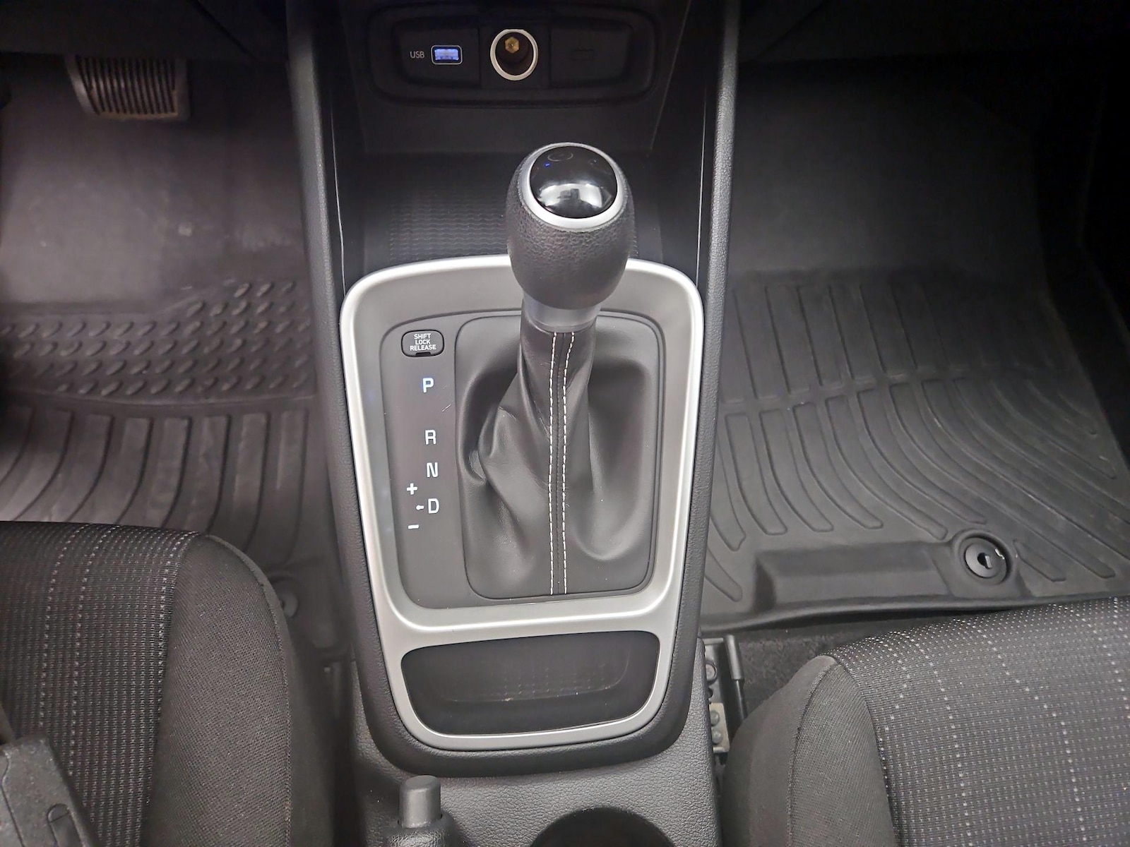 2022 Hyundai Venue SE - Photo 18