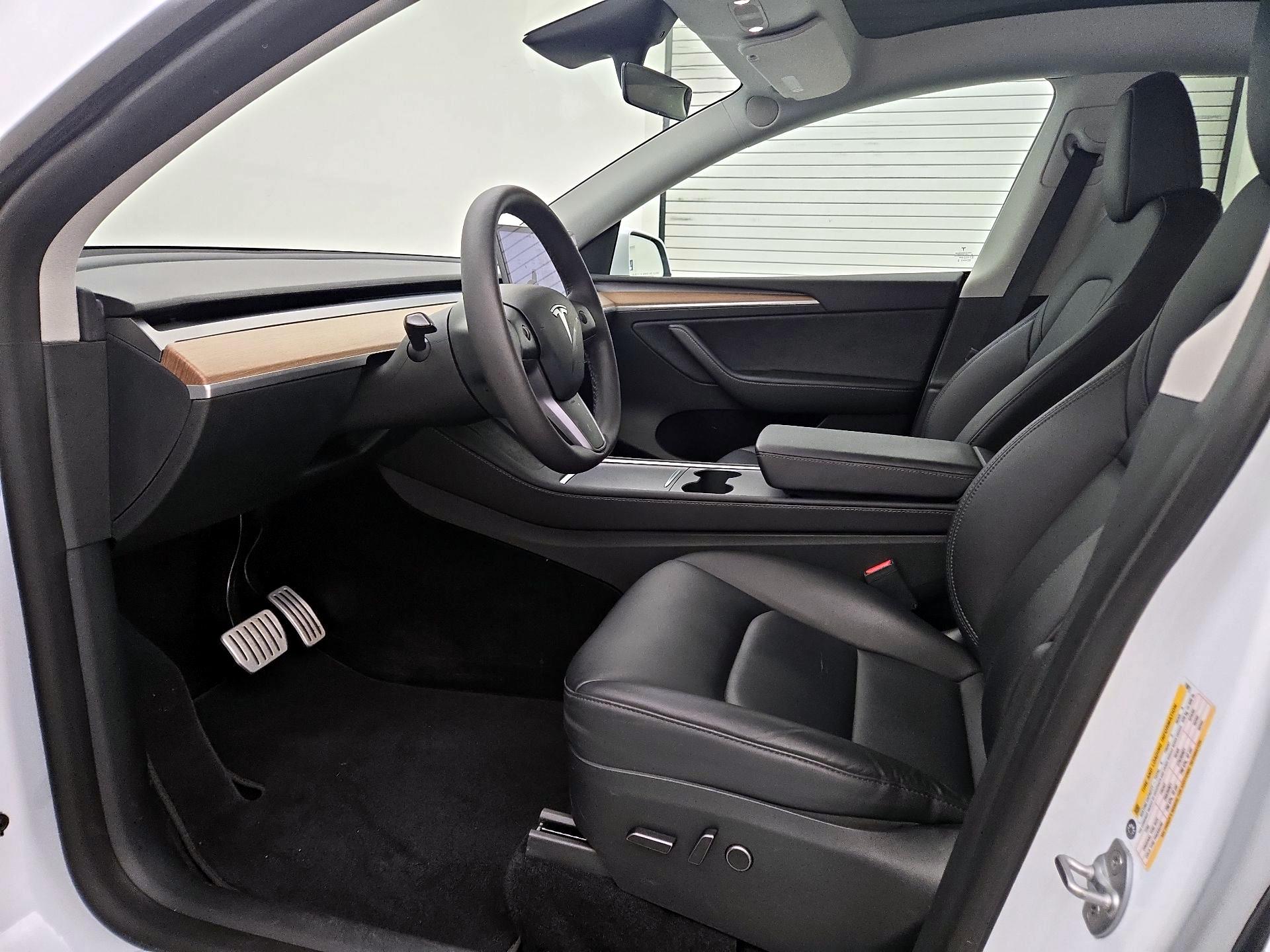 Thumbnail: 2023 Tesla Model Y - 11