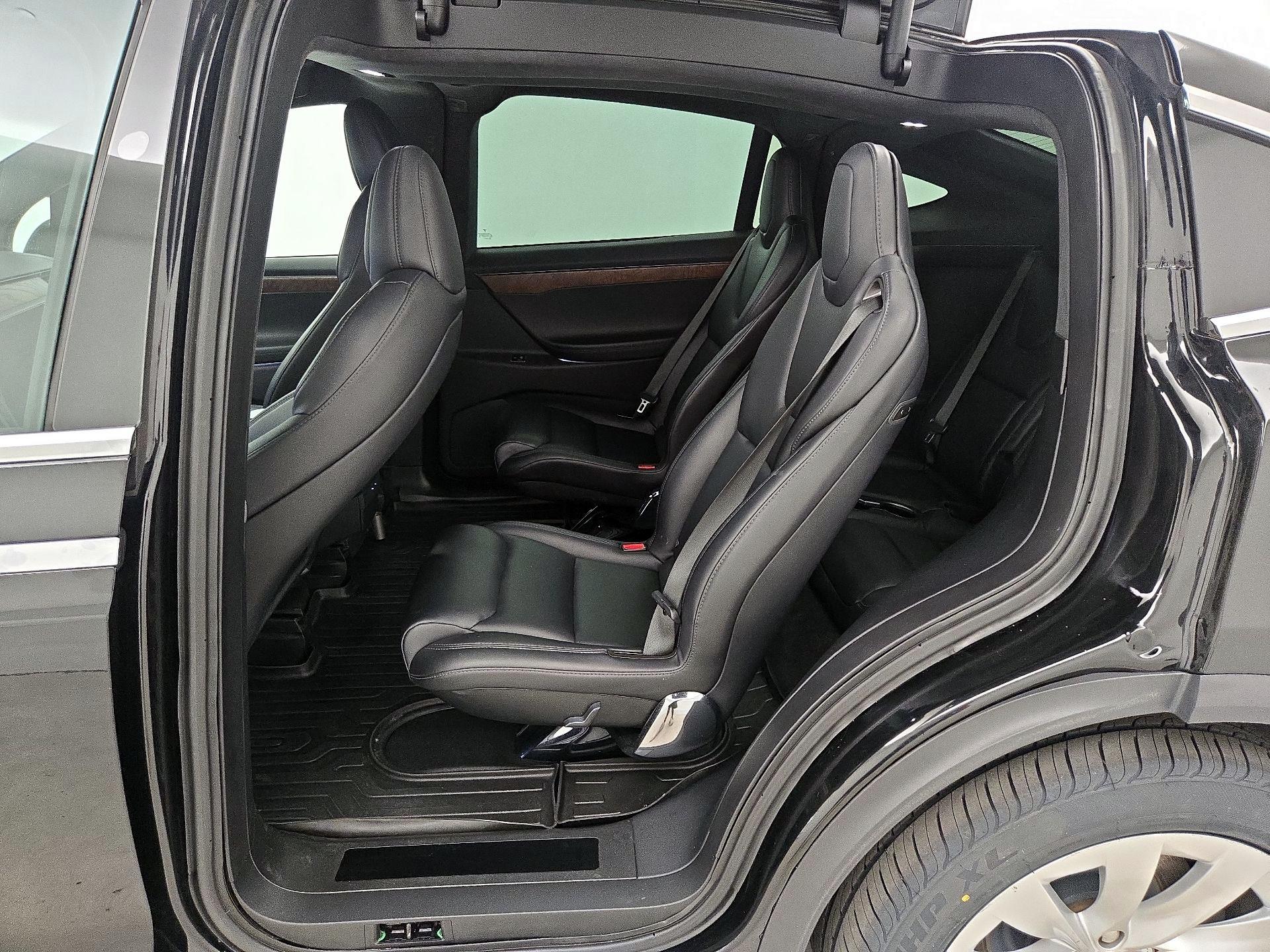 Thumbnail: 2021 Tesla Model X - 20