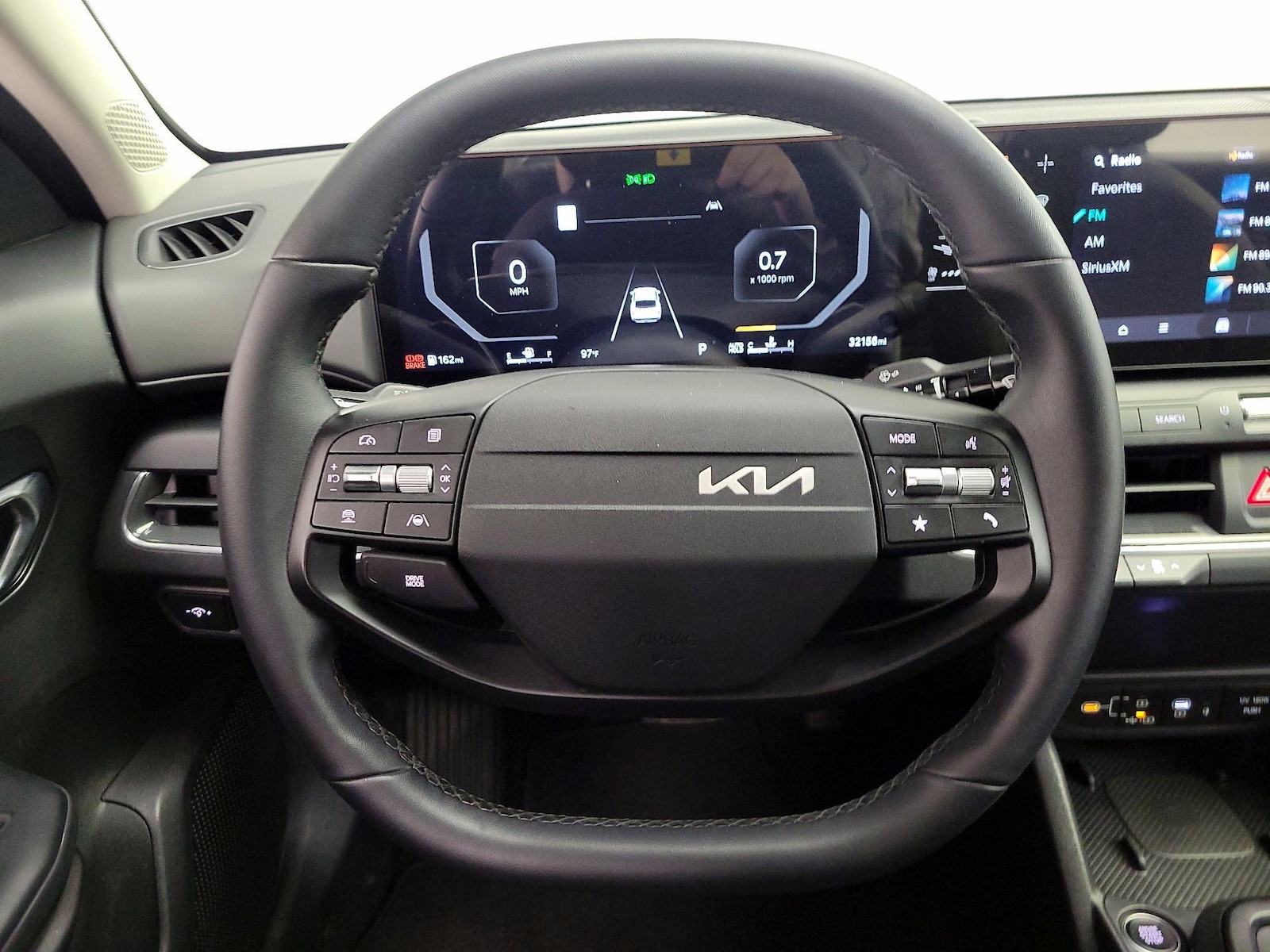 2025 Kia K4 EX - Photo 11