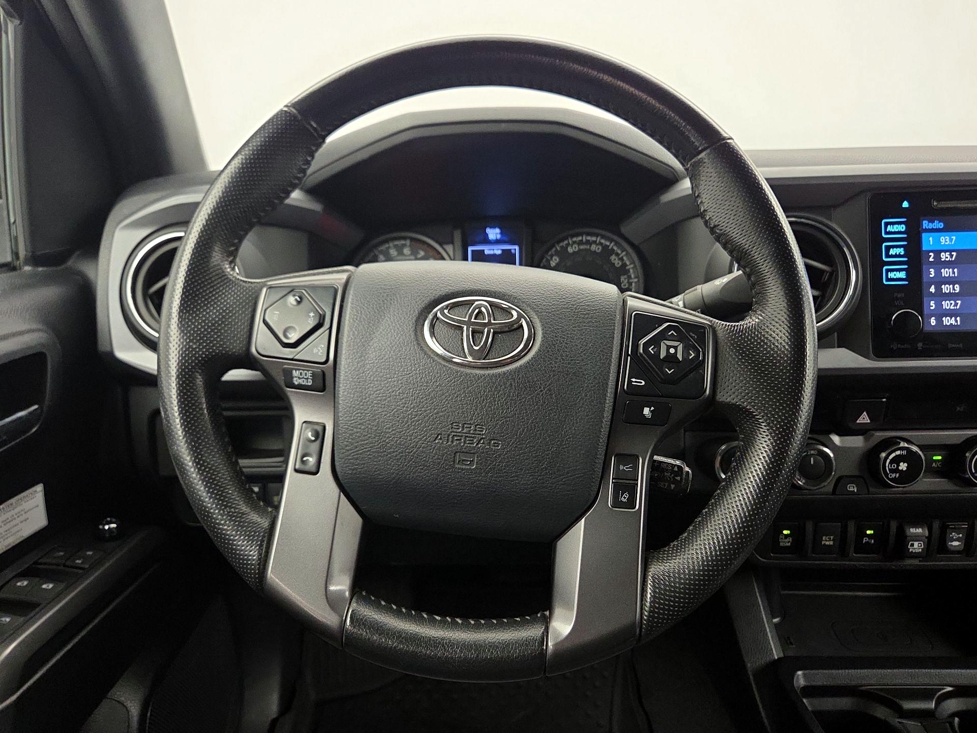 Thumbnail: 2018 Toyota Tacoma - 10