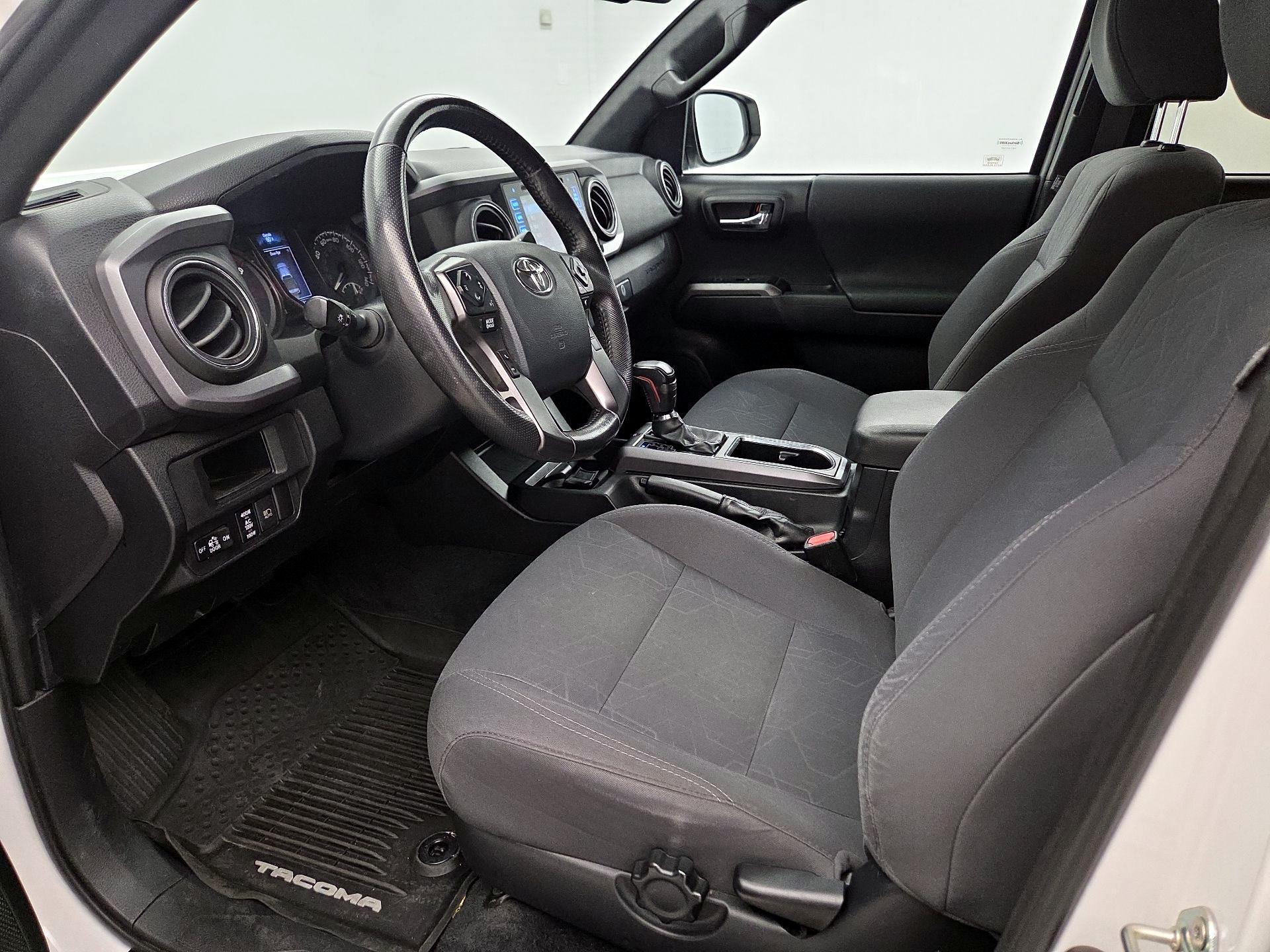 Thumbnail: 2018 Toyota Tacoma - 11