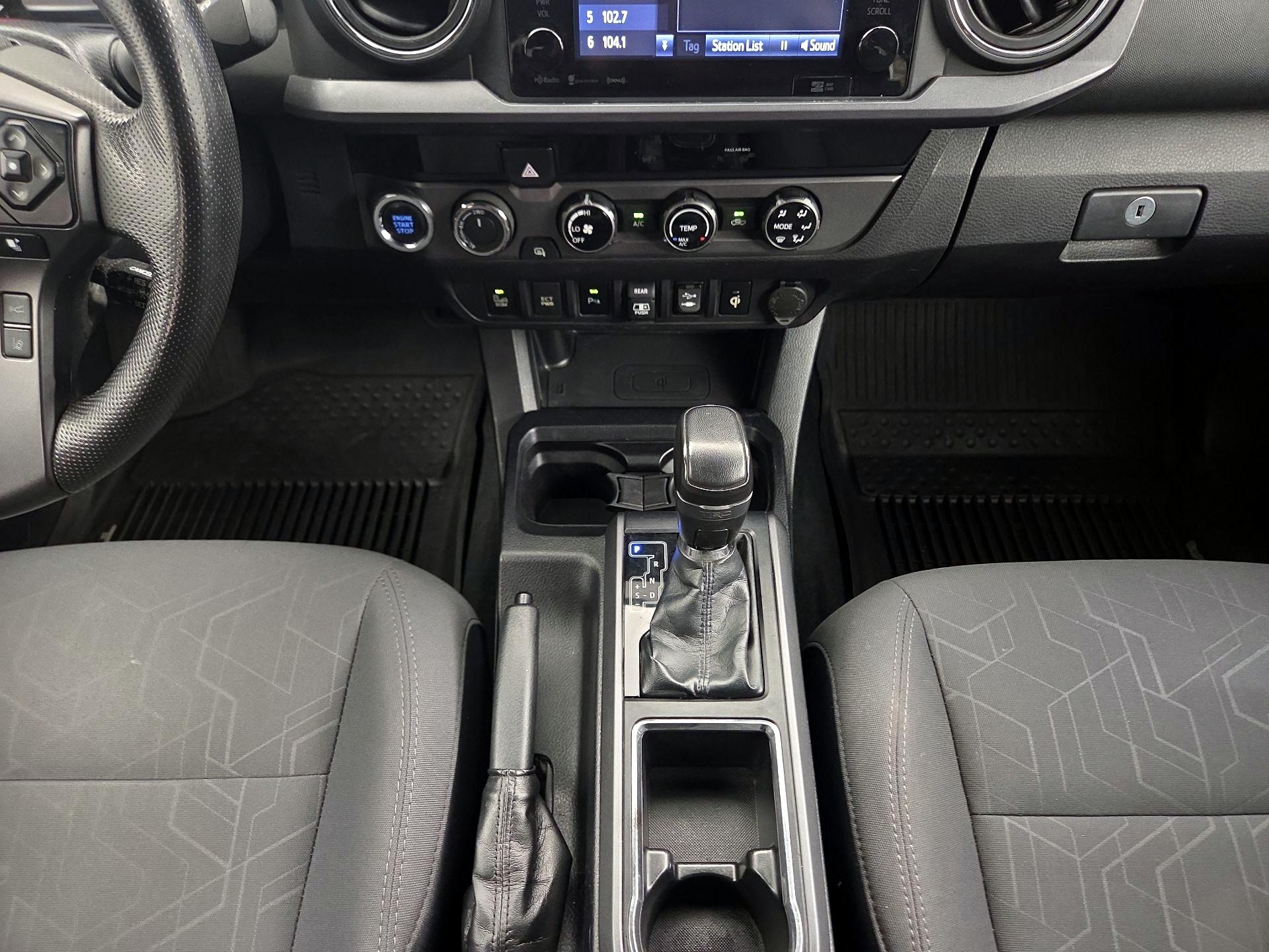 Thumbnail: 2018 Toyota Tacoma - 17