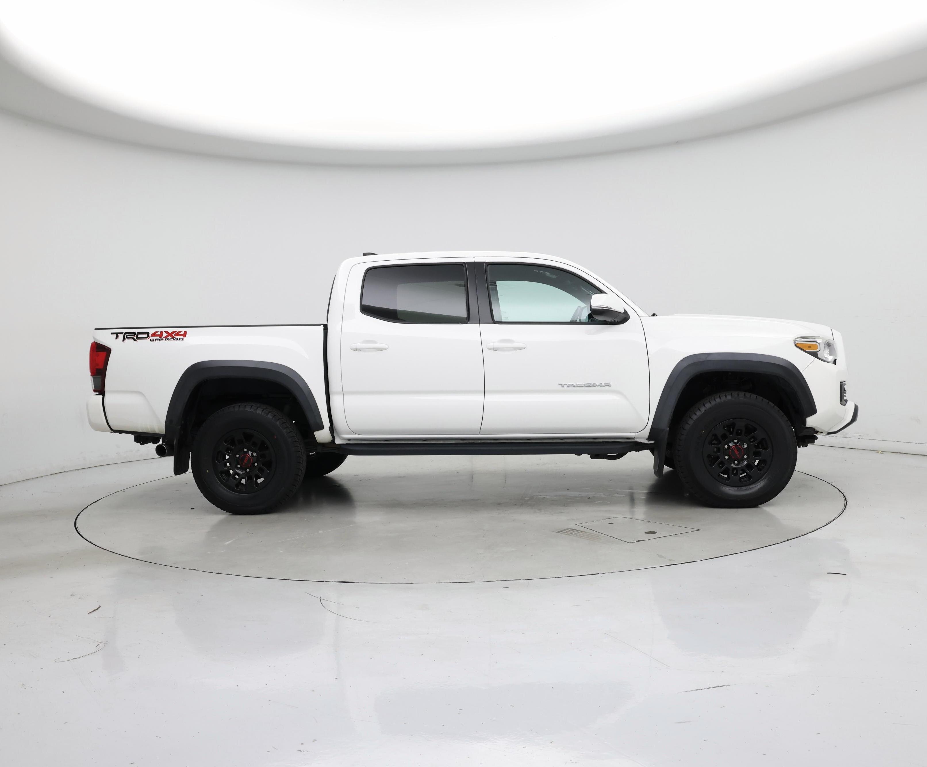 Thumbnail: 2018 Toyota Tacoma - 7