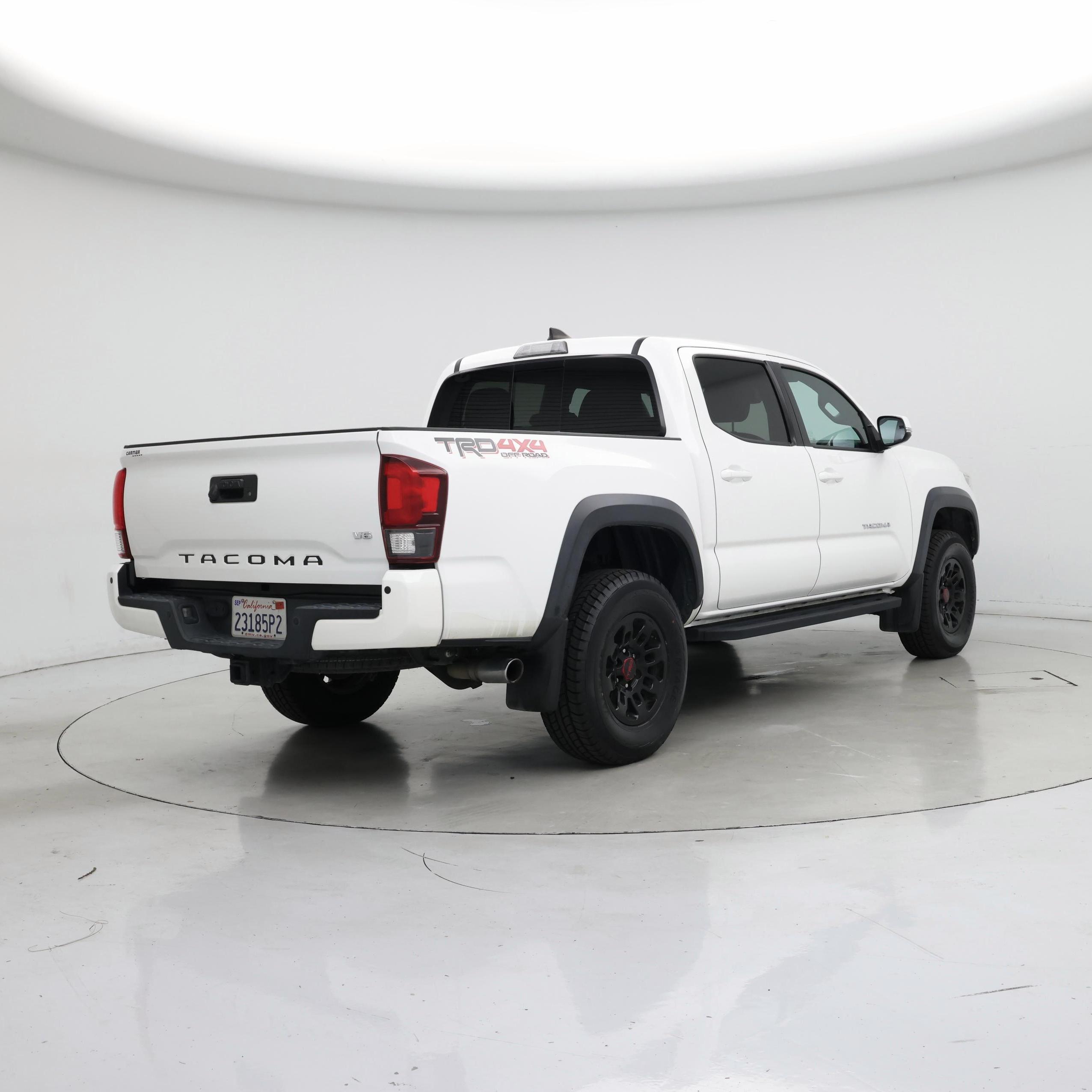 Thumbnail: 2018 Toyota Tacoma - 8