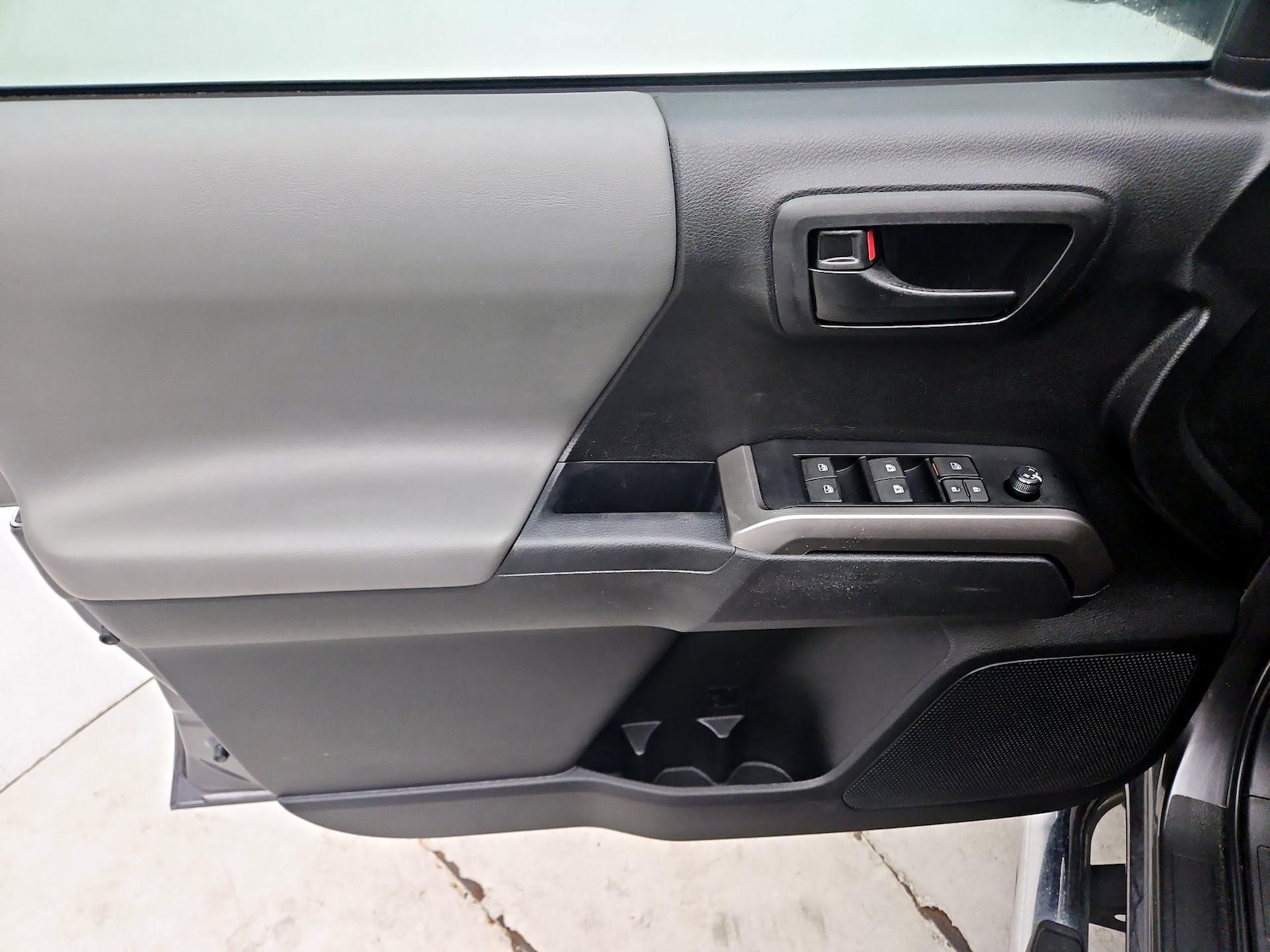 2023 Toyota Tacoma SR5 - Photo 13