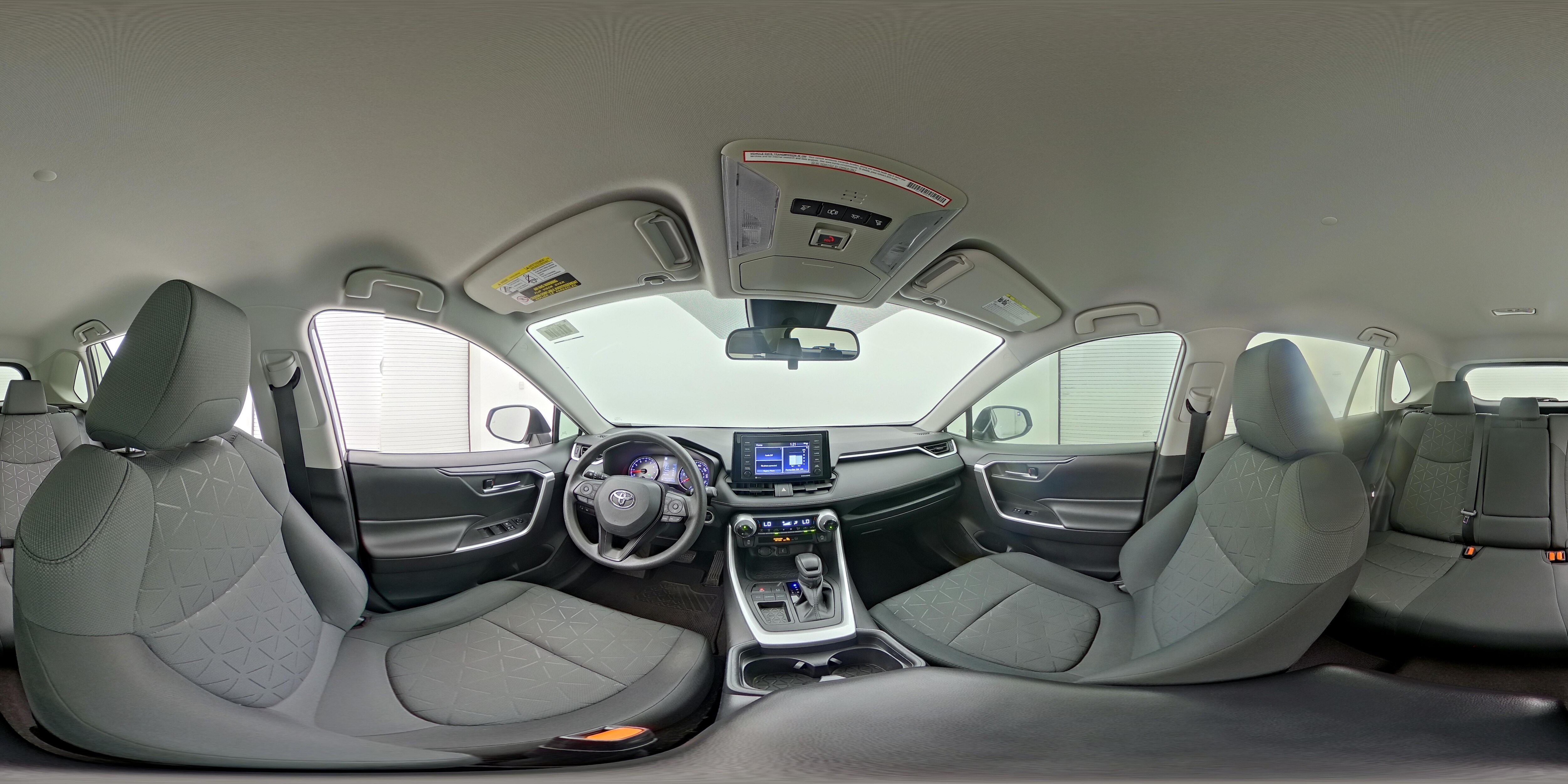 2020 Toyota RAV4 XLE - Photo 24