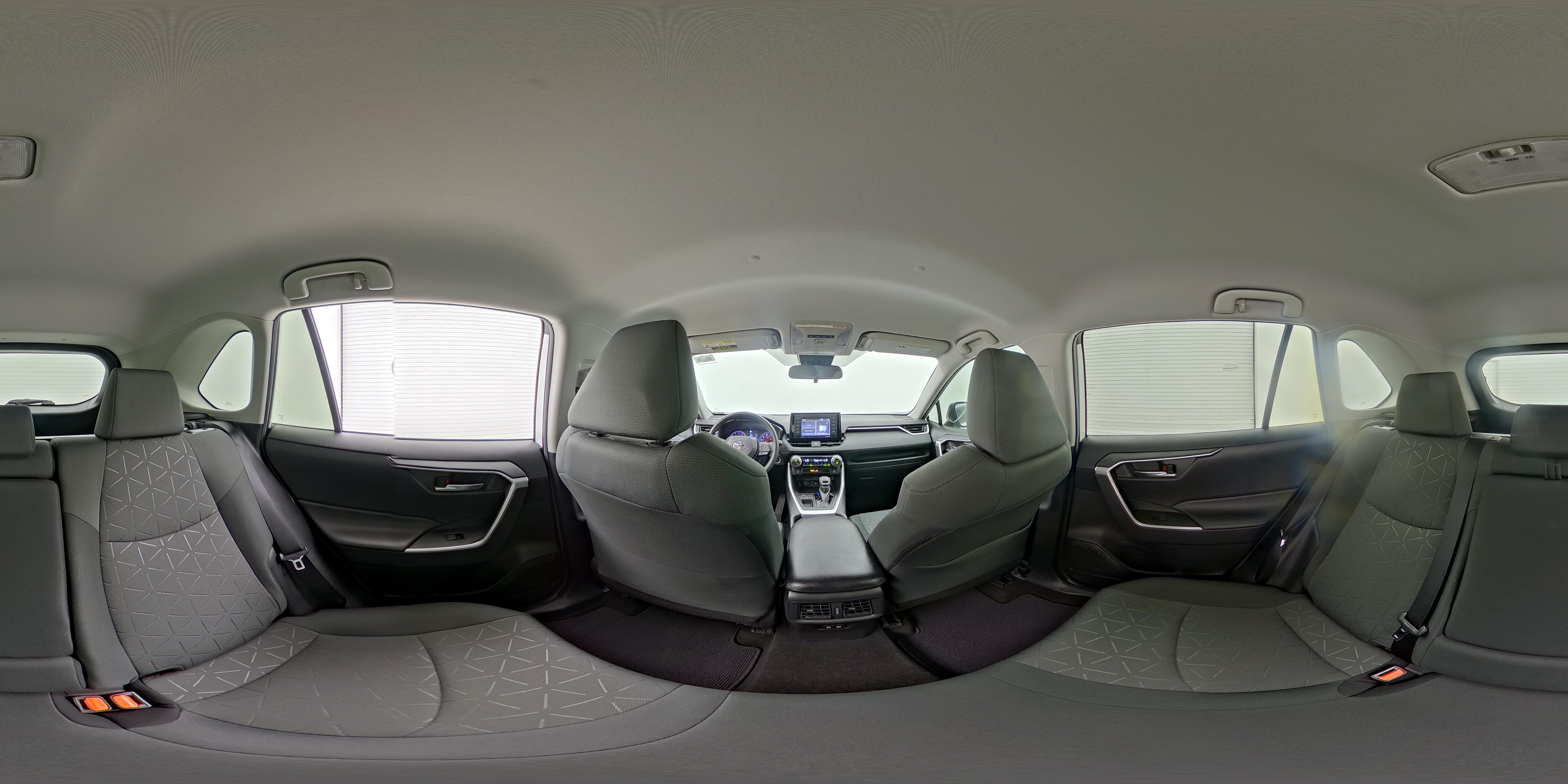 2020 Toyota RAV4 XLE - Photo 25