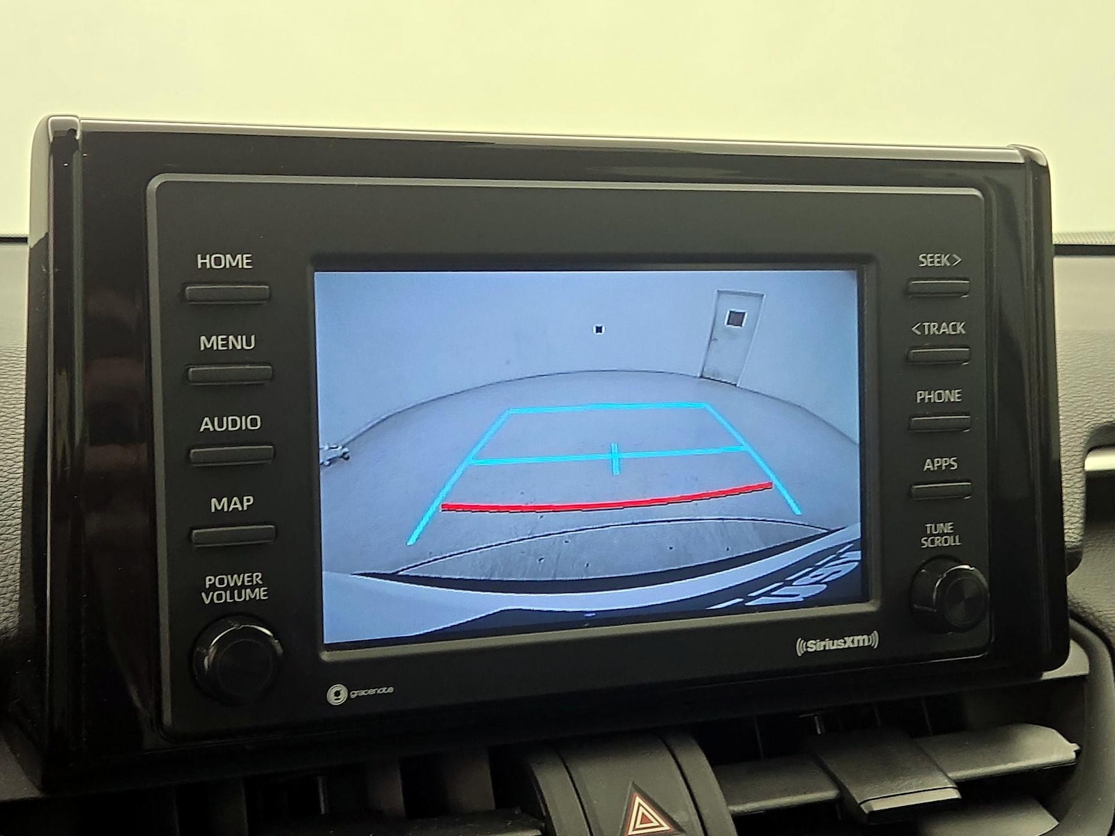 2020 Toyota RAV4 XLE - Photo 15