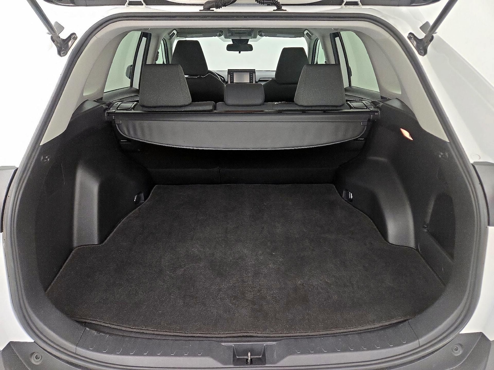 2020 Toyota RAV4 XLE - Photo 21