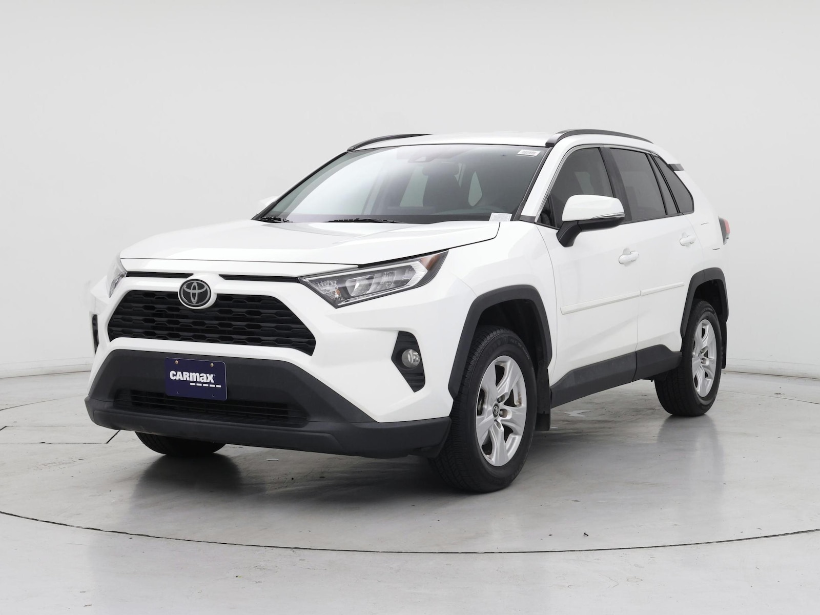 2020 Toyota RAV4 XLE - Photo 5