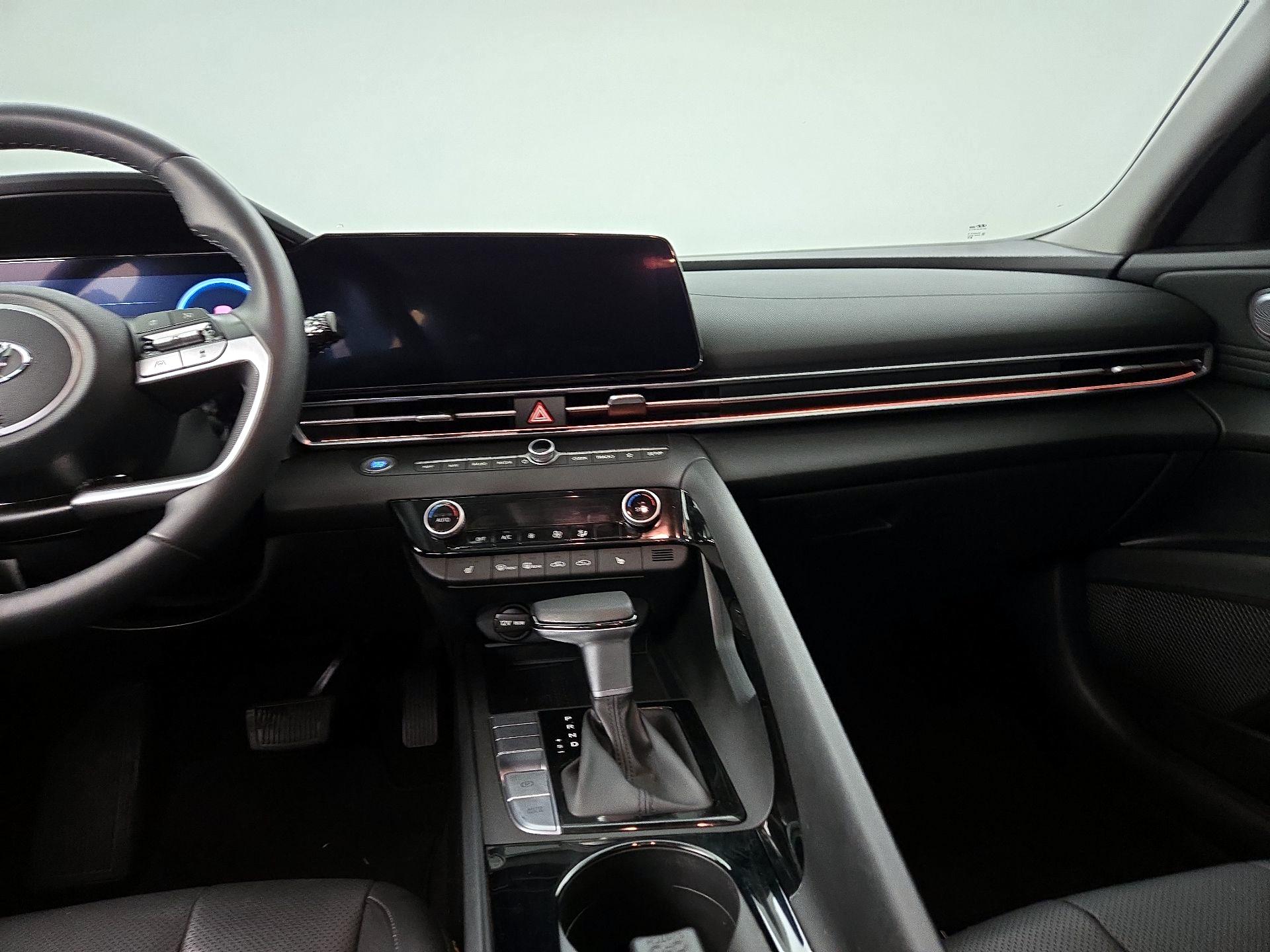 Thumbnail: 2023 Hyundai Elantra - 9