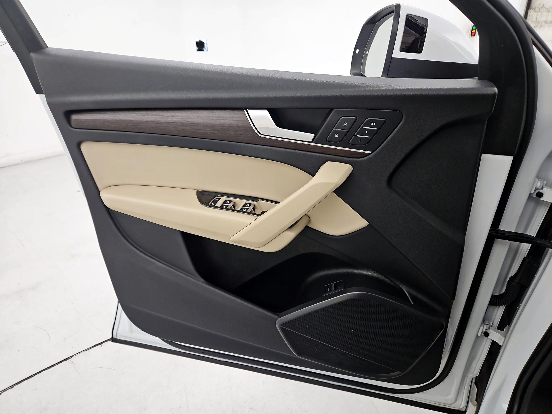 Thumbnail: 2023 Audi Q5 - 12