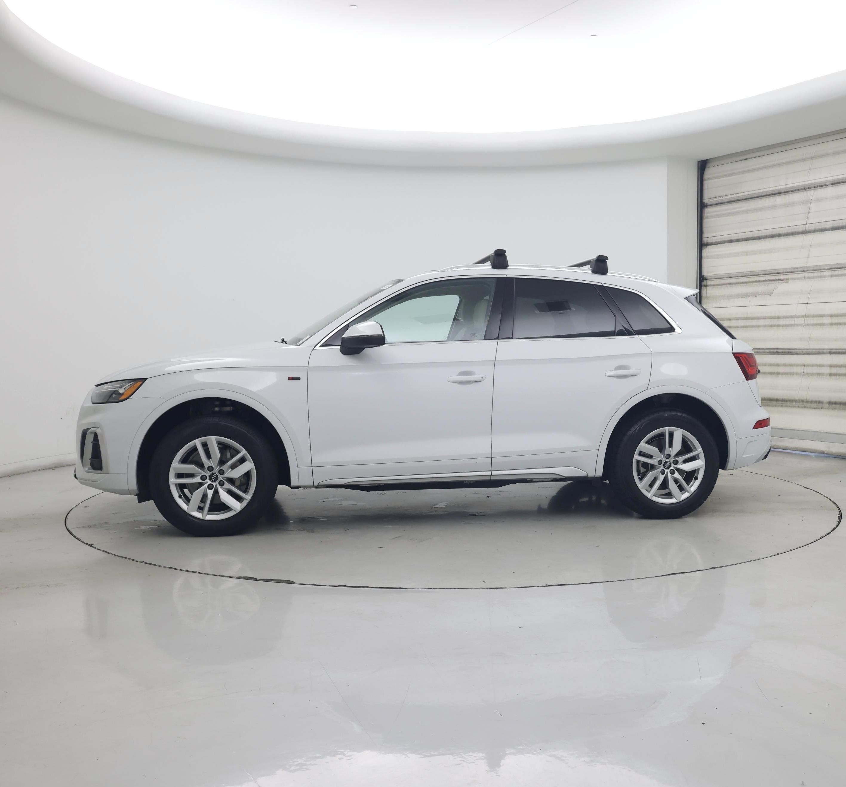 Thumbnail: 2023 Audi Q5 - 3