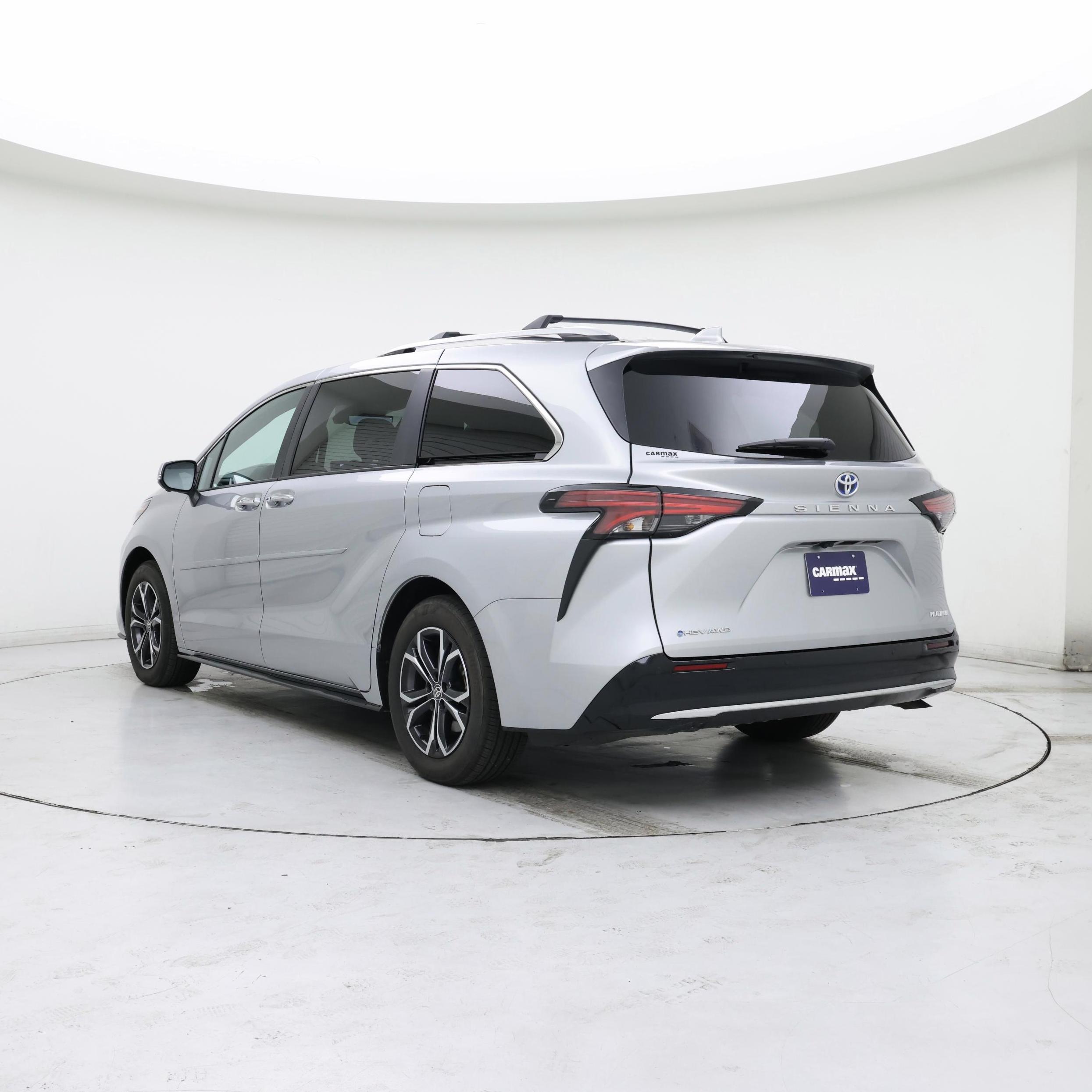 Thumbnail: 2025 Toyota Sienna - 2