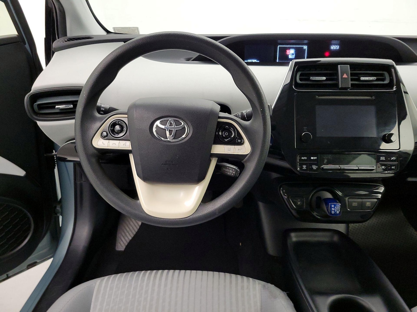 2017 Toyota Prius Two - Photo 11