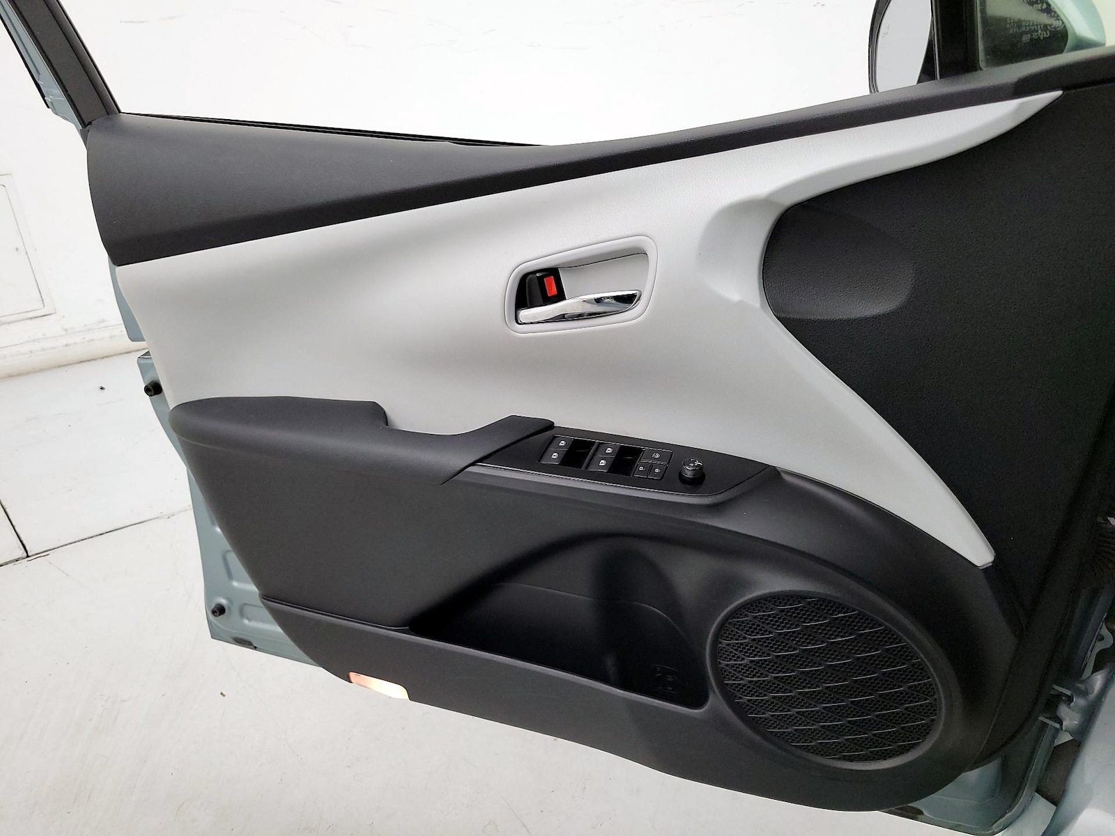 2017 Toyota Prius Two - Photo 13