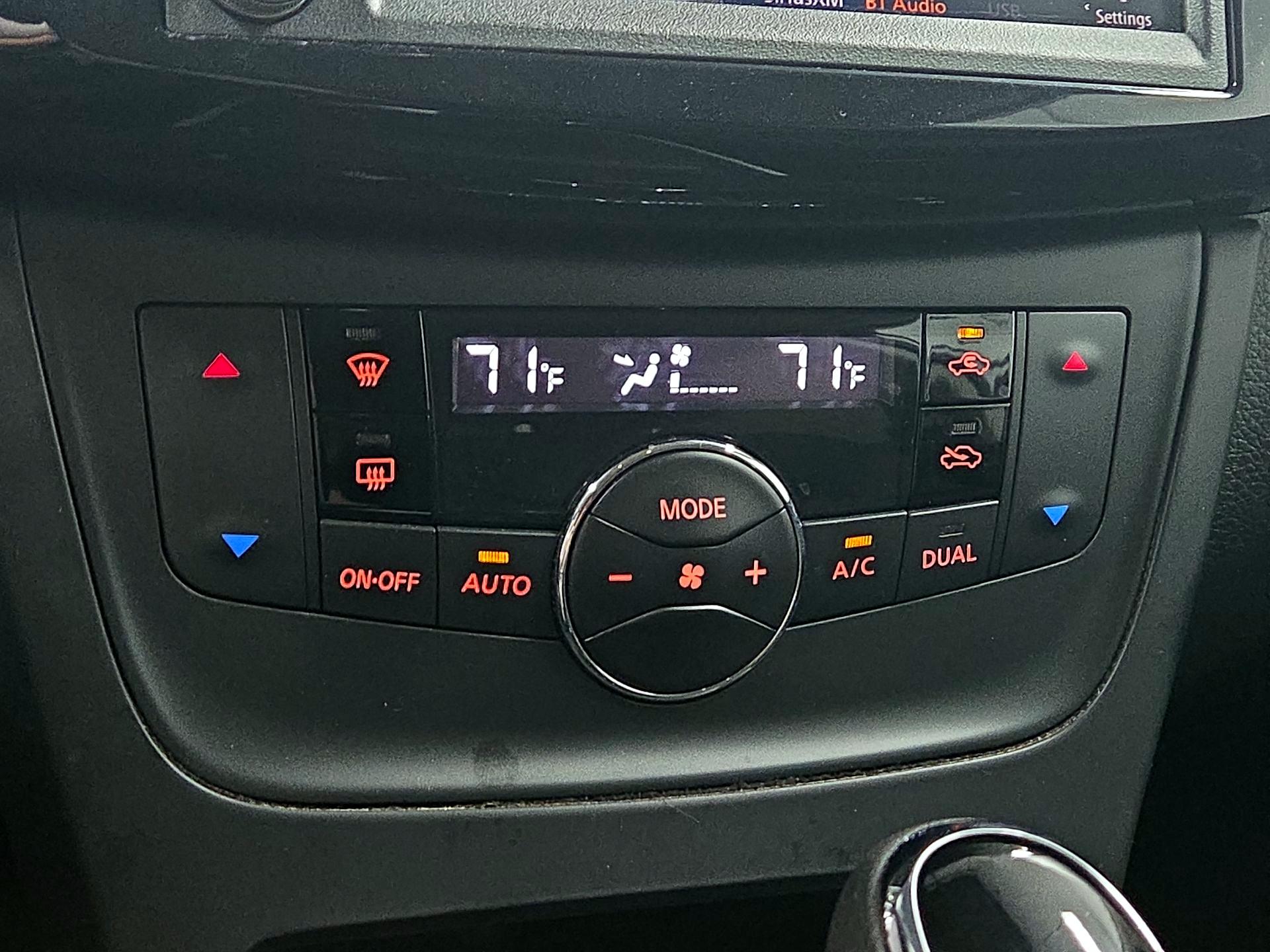 Thumbnail: 2019 Nissan Sentra - 16